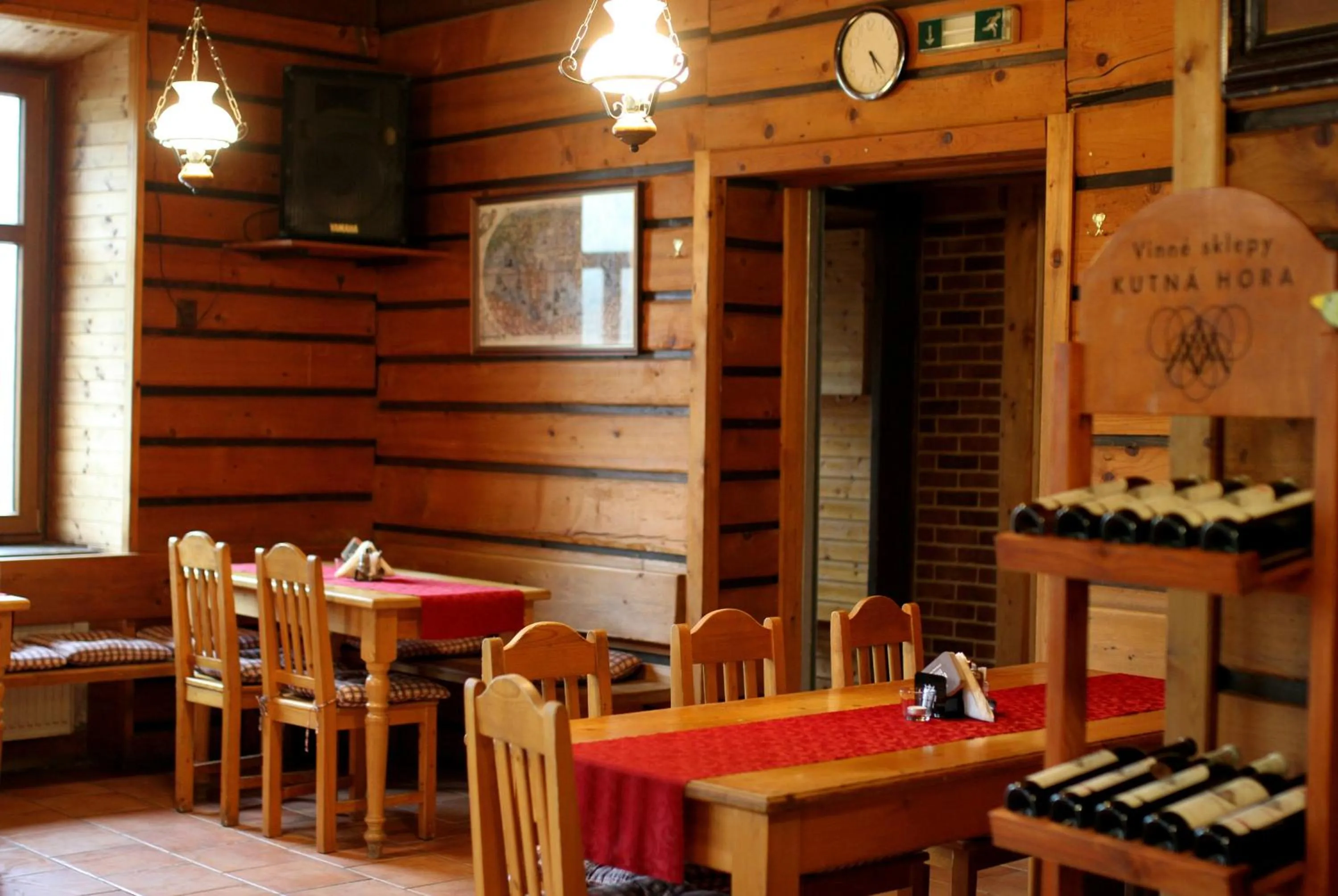 Restaurant/places to eat in Hotel Kreta