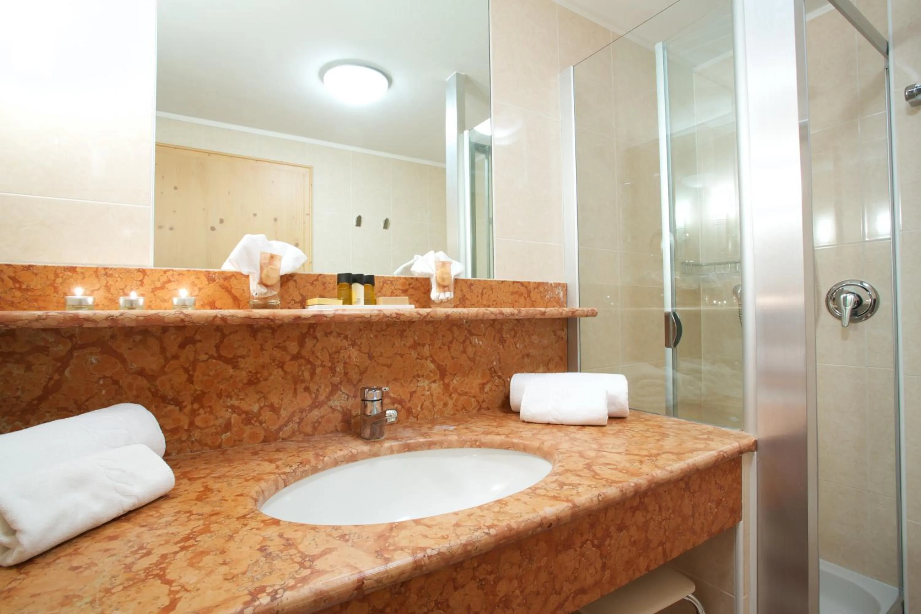 Shower in Ganischgerhof Mountain Resort & Spa