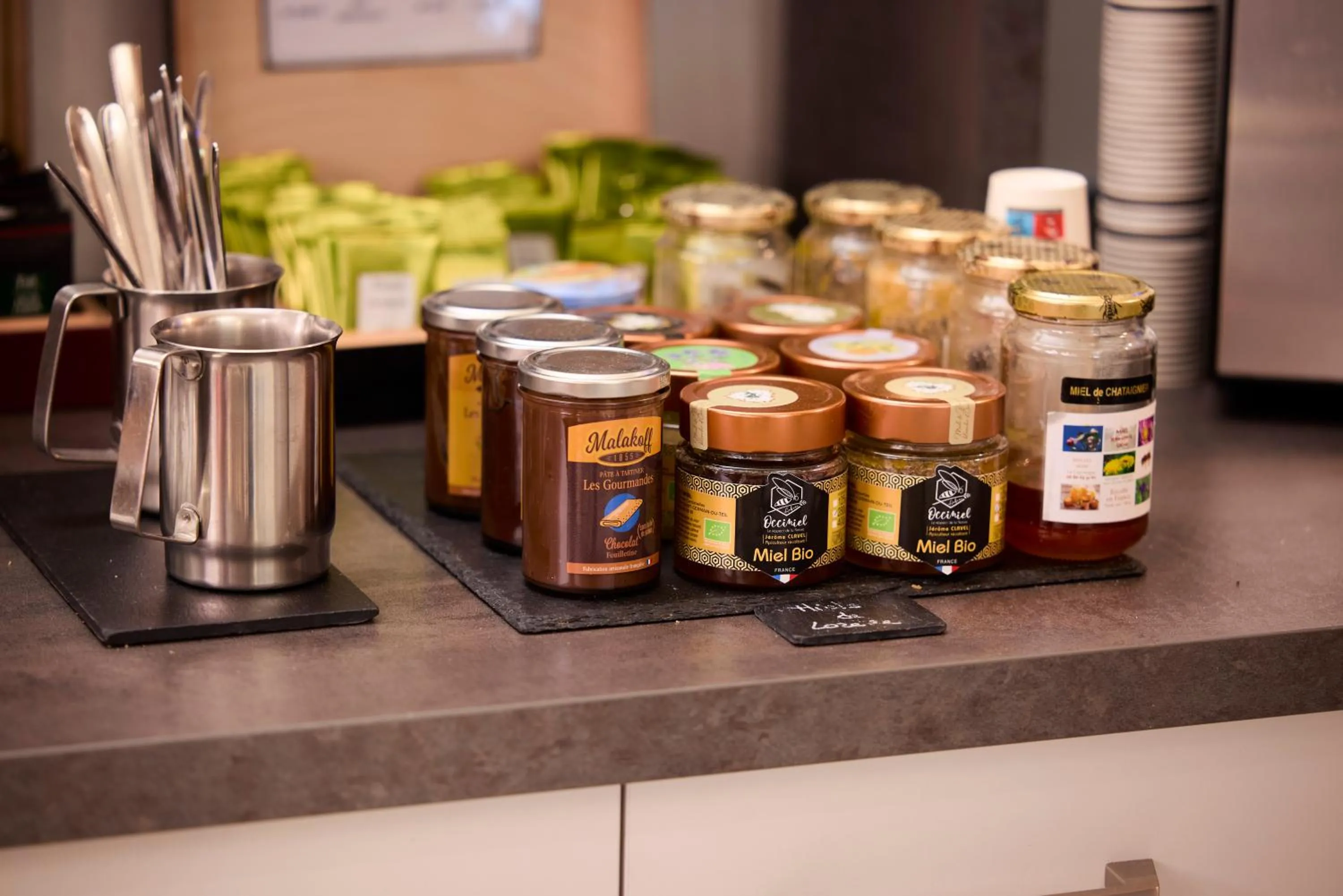 Breakfast in Hôtel-Restaurant Le Calice Du Gevaudan - A75