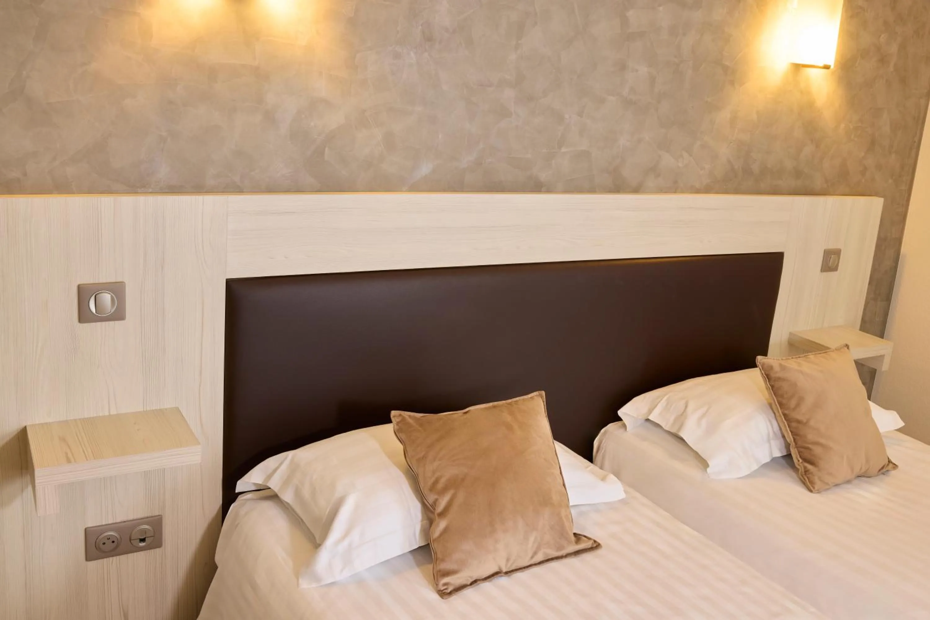 Bedroom, Bed in Hôtel-Restaurant Le Calice Du Gevaudan - A75