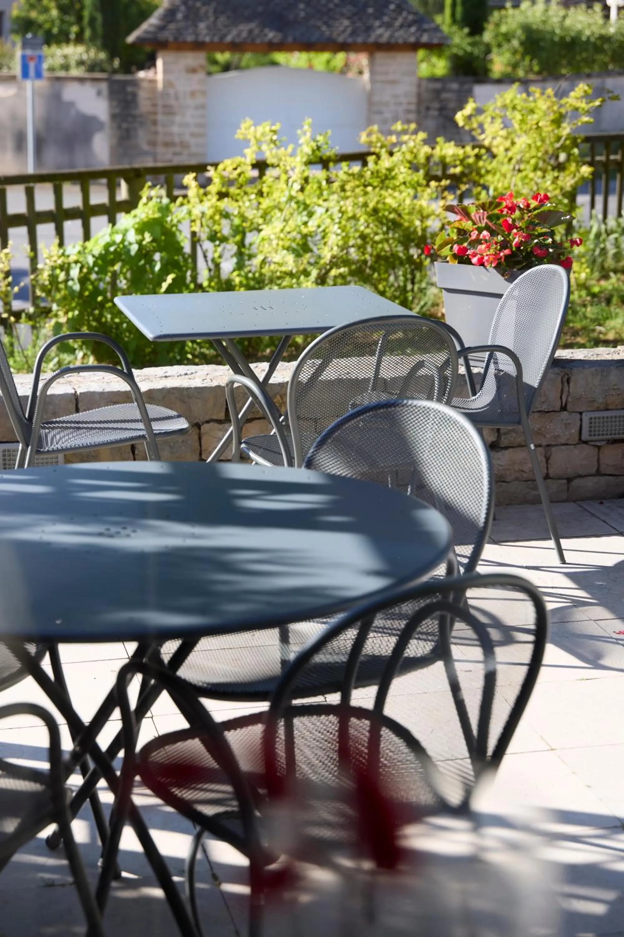 Patio in Hôtel-Restaurant Le Calice Du Gevaudan - A75