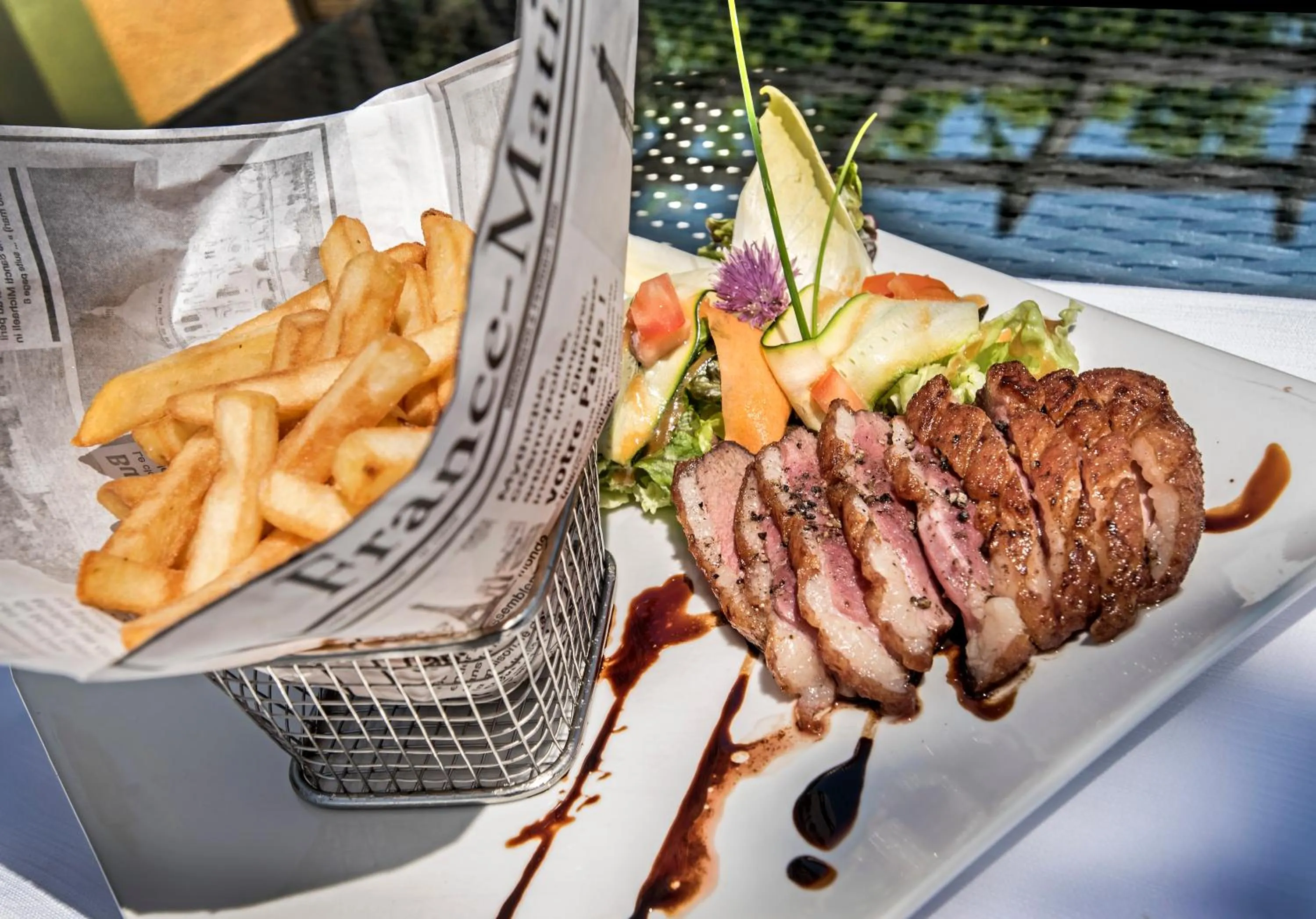 Food in Hôtel-Restaurant Le Calice Du Gevaudan - A75