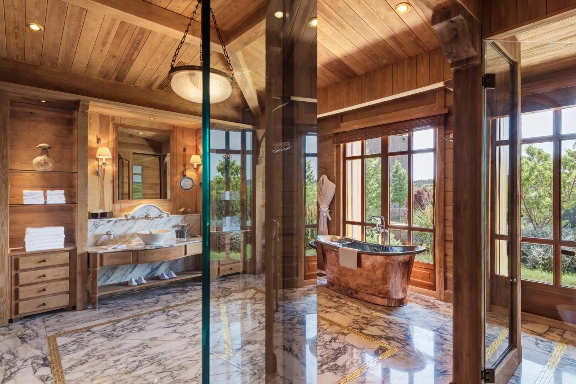 Photo of the whole room, Bed in Michlifen Resort & Golf