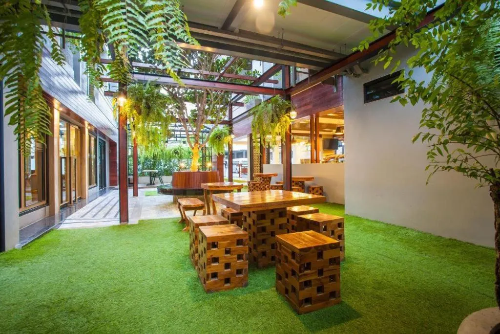 New Siam Palace Ville Hotel