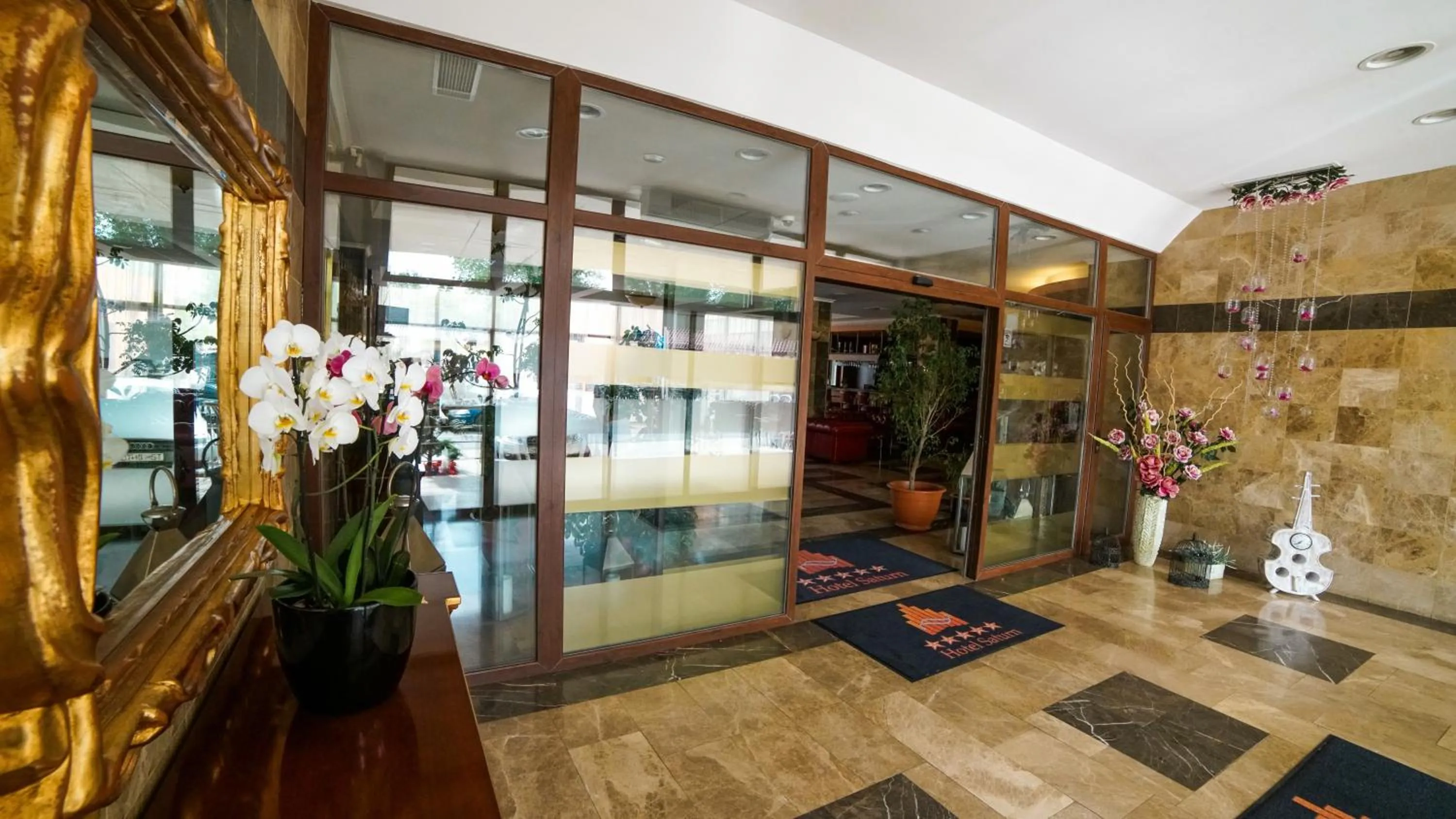 Lobby or reception in Hotel Saturn