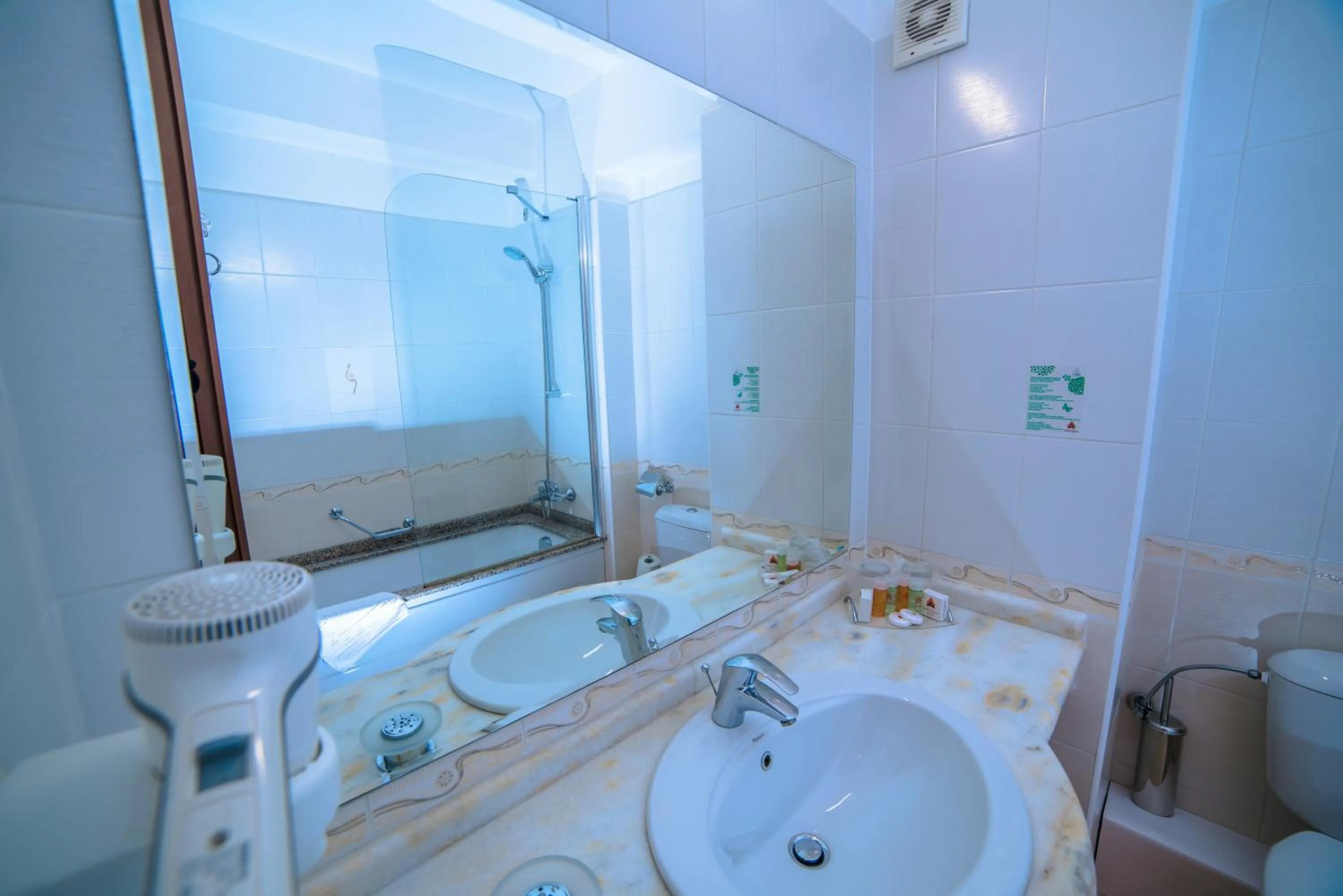 Bathroom in Hotel Saturn