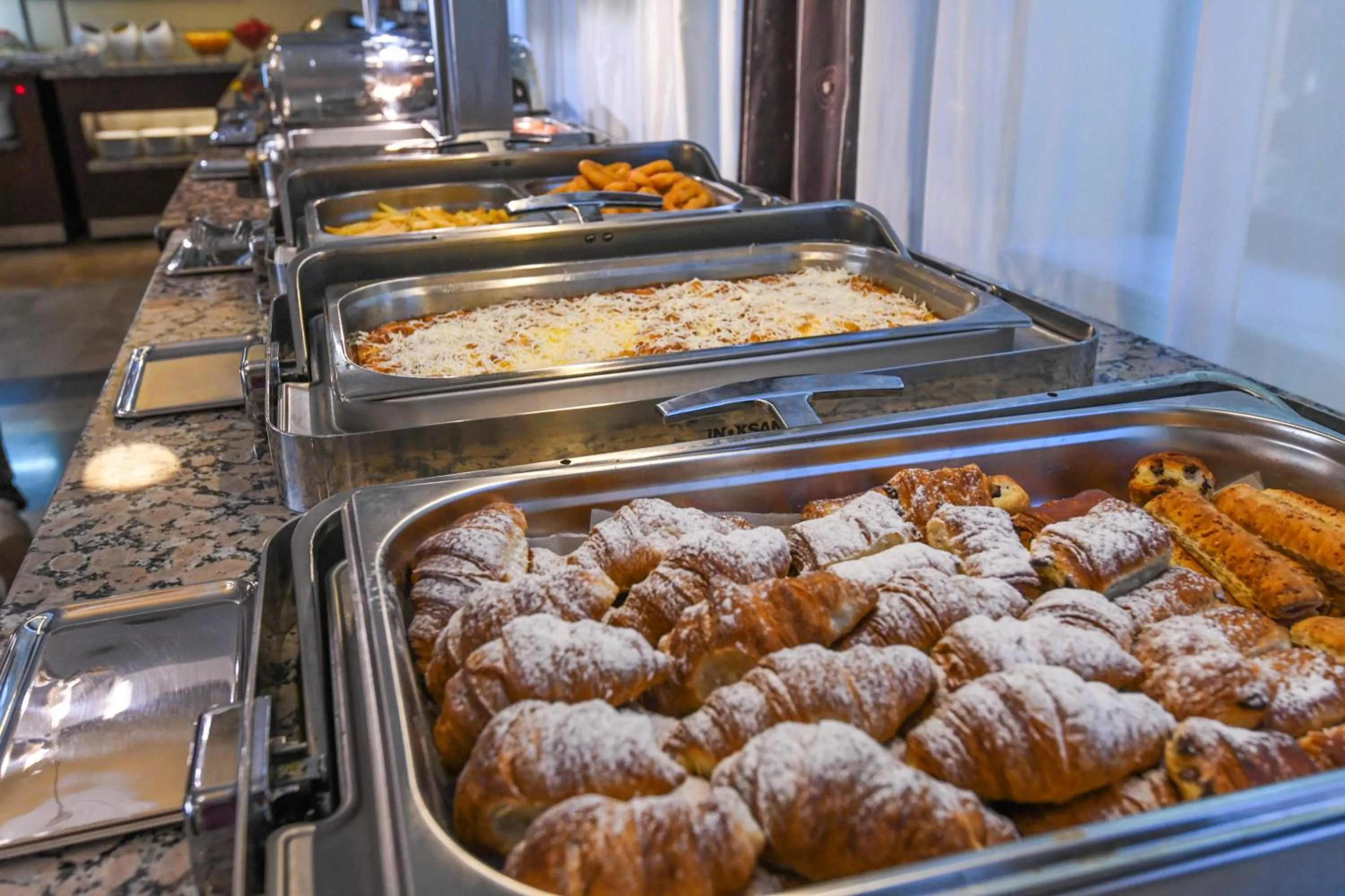 Breakfast in Hotel Saturn