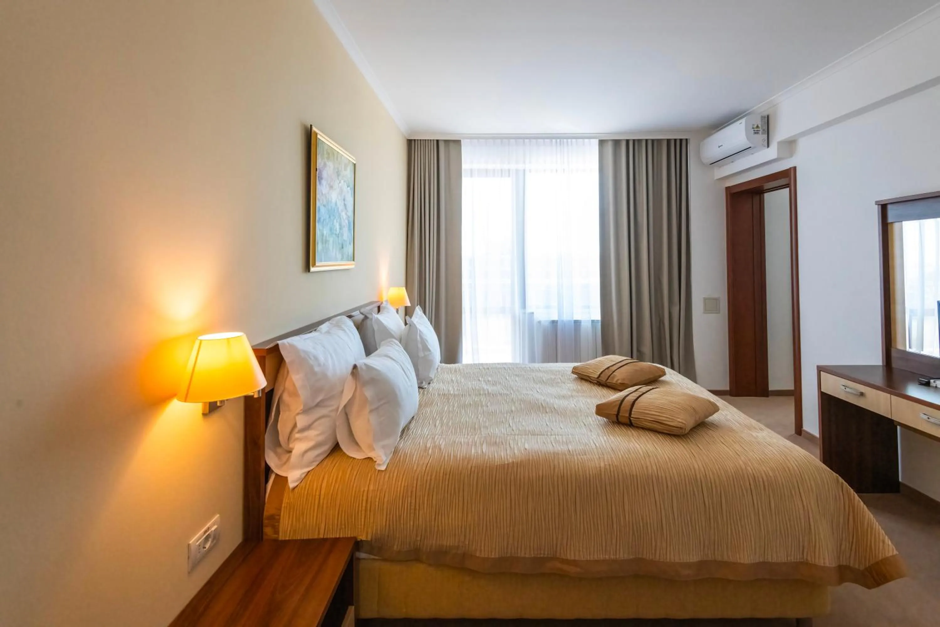 Bedroom, Bed in Hotel Saturn