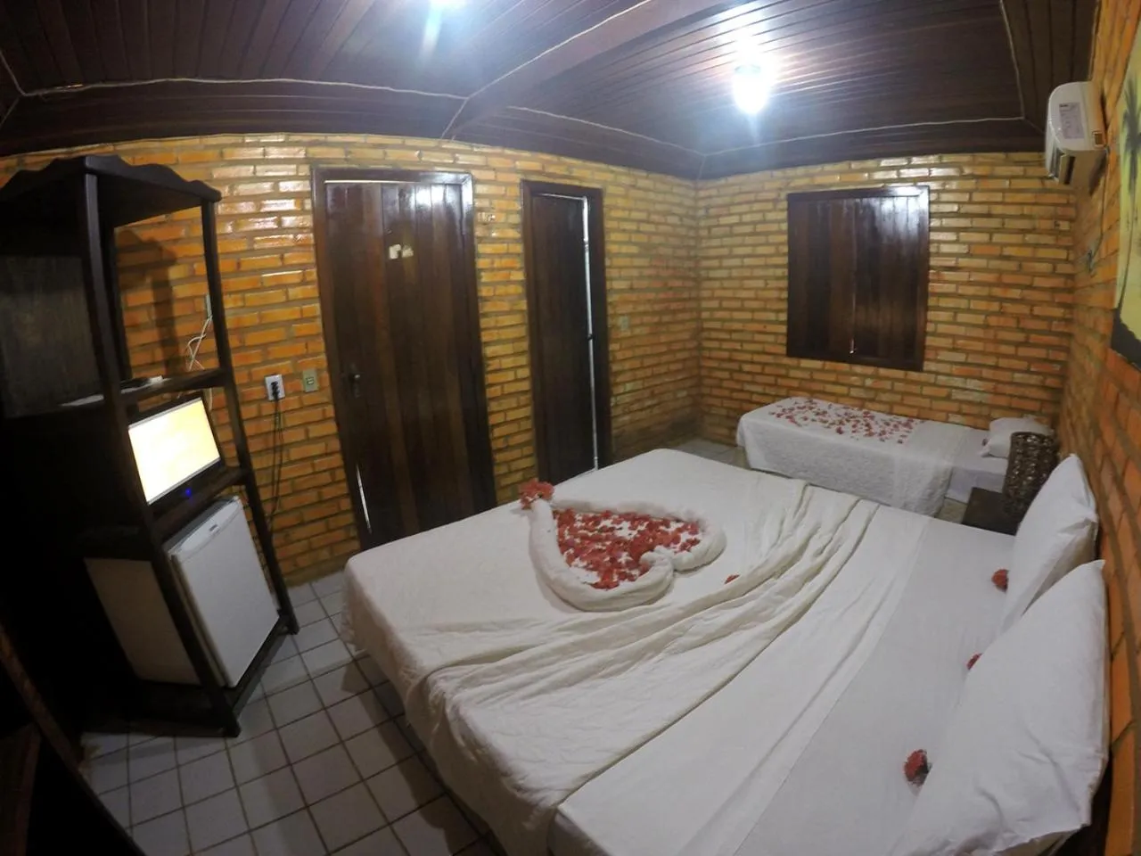 Photo of the whole room, Bed in Eurosol Pousada das Canoas