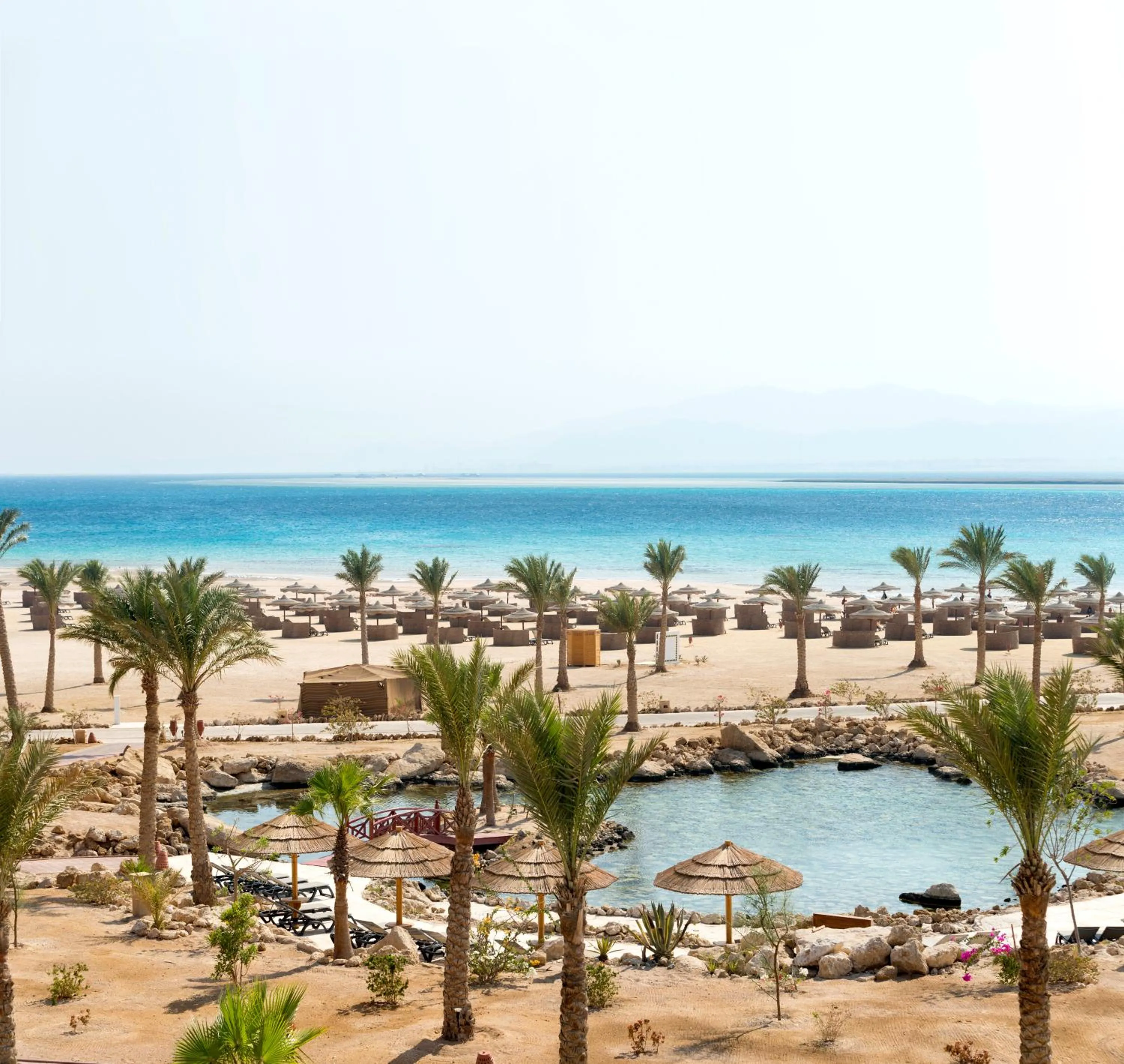 Beach in Robinson Soma Bay