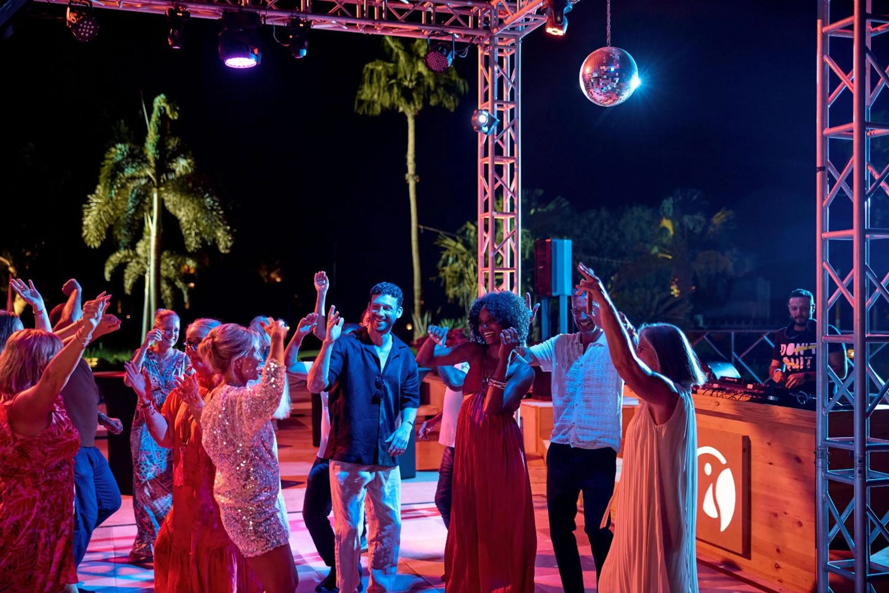 Nightclub / DJ in Robinson Soma Bay