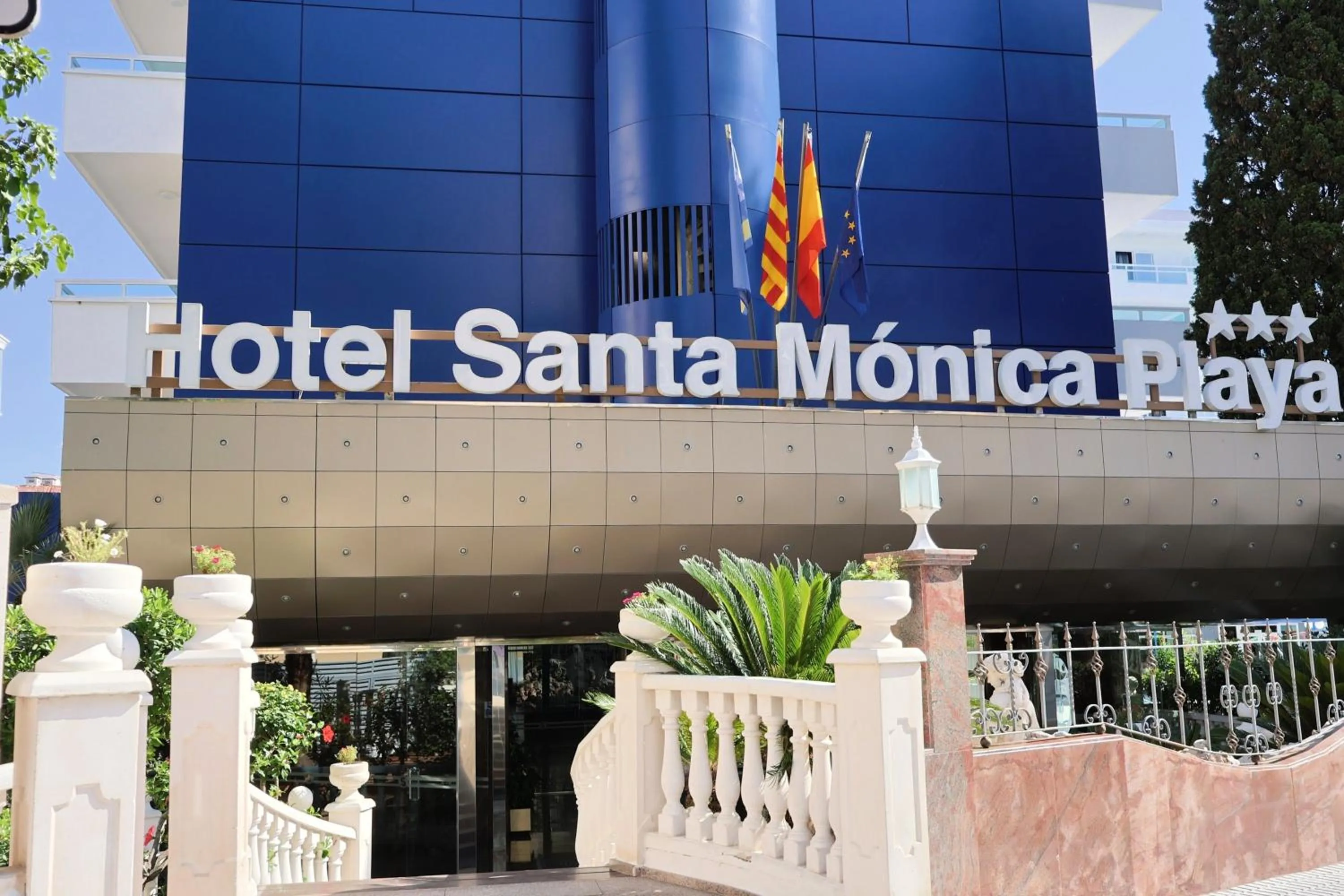 Property building in Santa Monica Playa