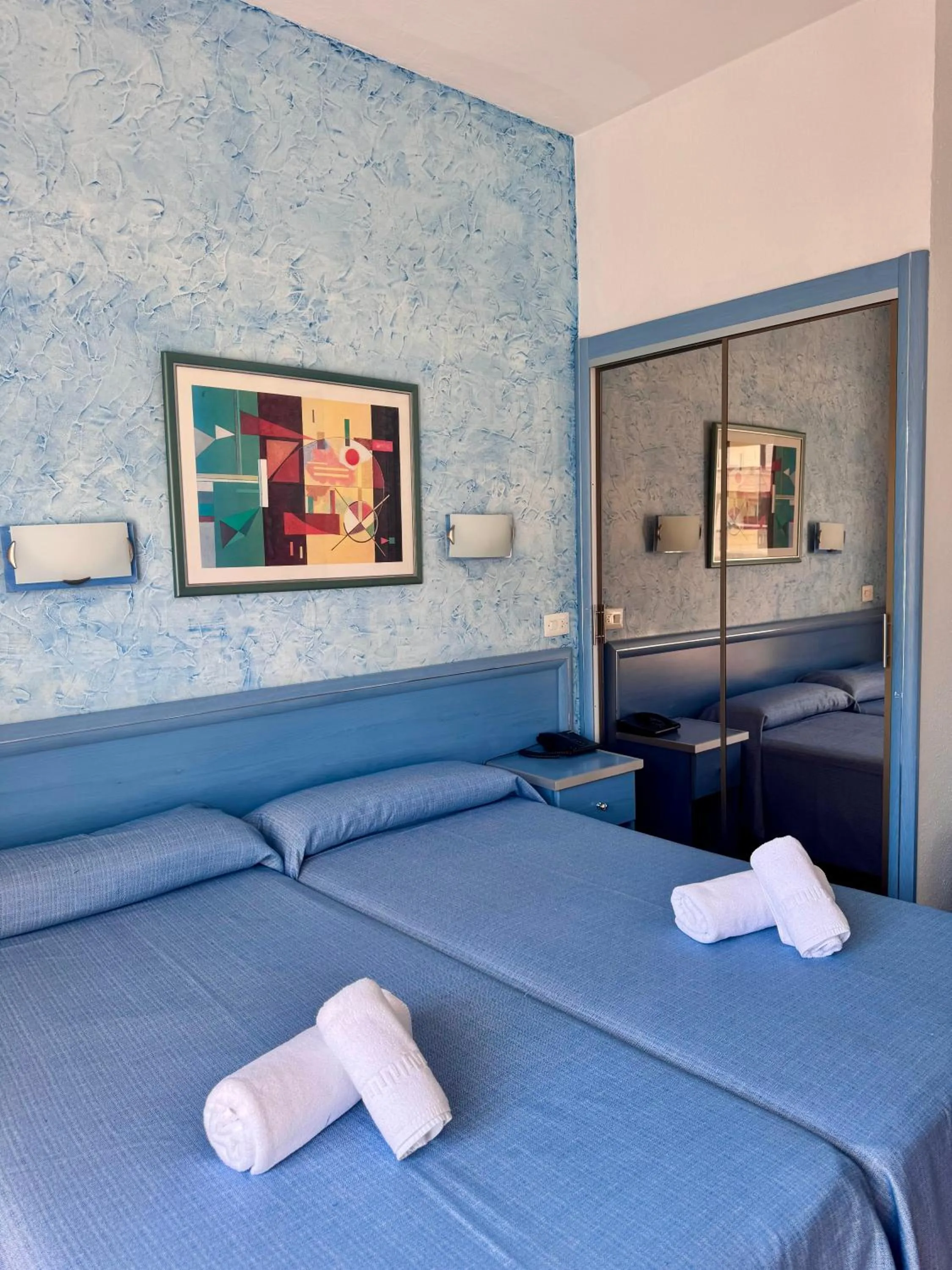 Bed in Santa Monica Playa