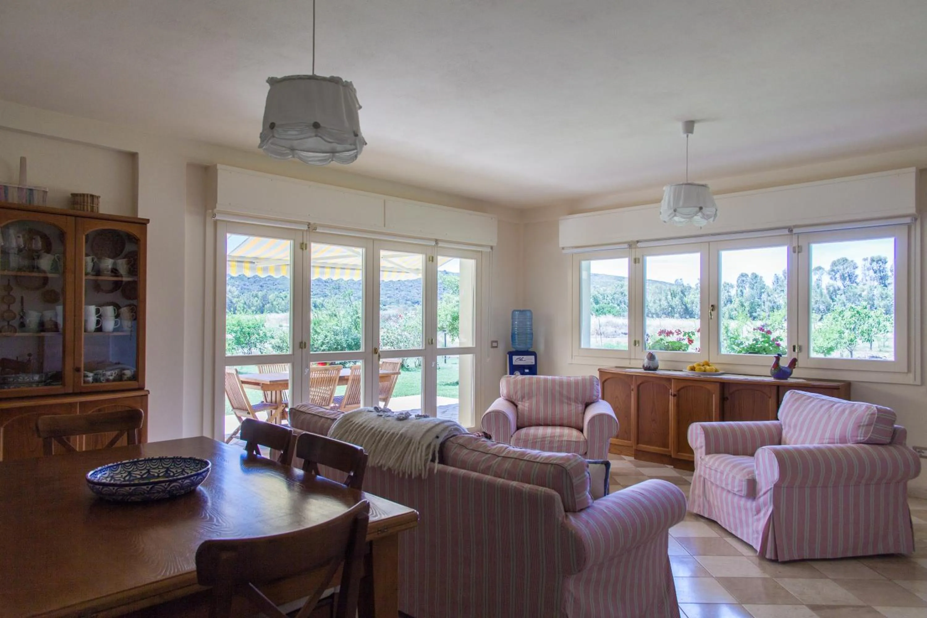 Communal lounge/ TV room in Villa Arzilla Sardegna