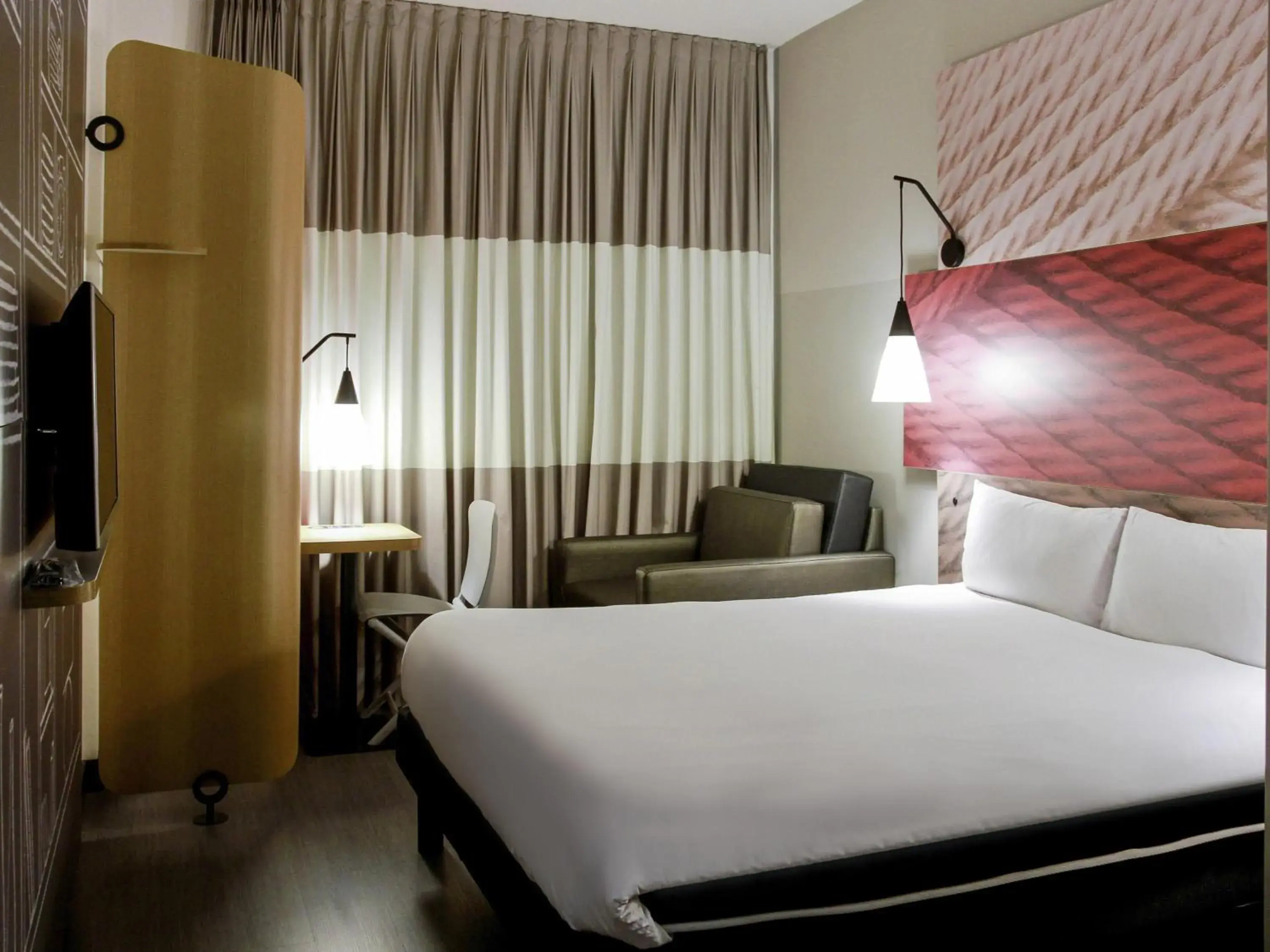 Bedroom, Bed in ibis Osasco Bedroom, Bed in ibis Osasco