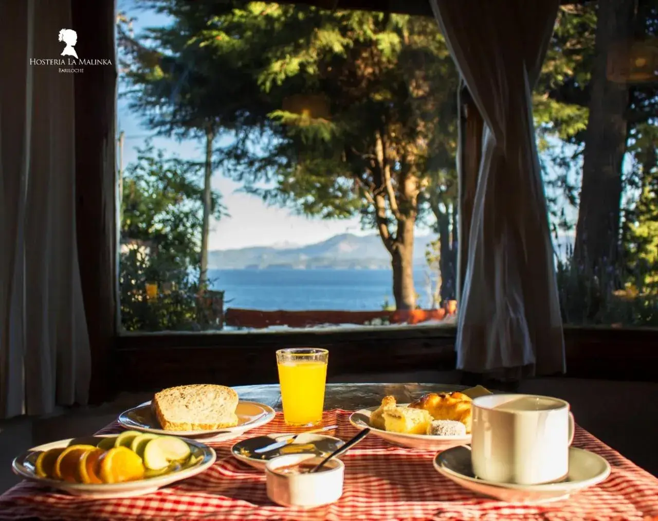 Breakfast in HTL La Malinka Breakfast in HTL La Malinka