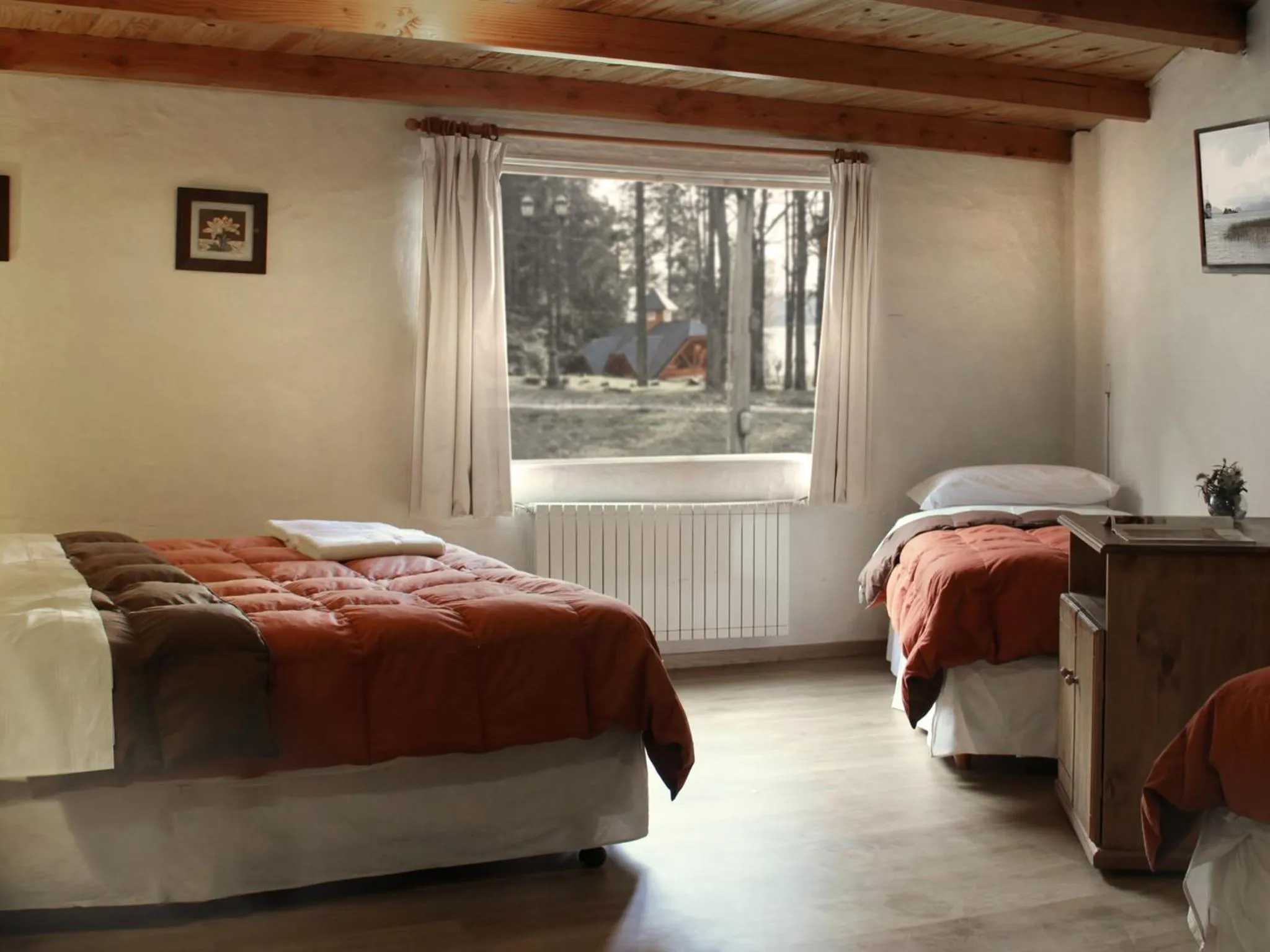 Photo of the whole room, Bed in HTL La Malinka