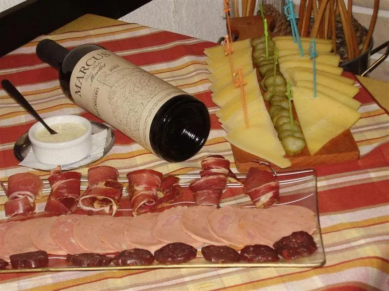 Food and drinks in Ruca Cheli Village Ski Hotel