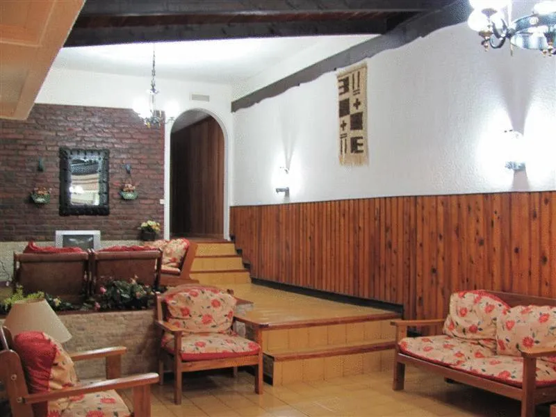 Communal lounge/ TV room in Ruca Cheli Village Ski Hotel