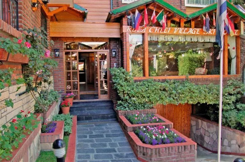 Facade/entrance in Ruca Cheli Village Ski Hotel