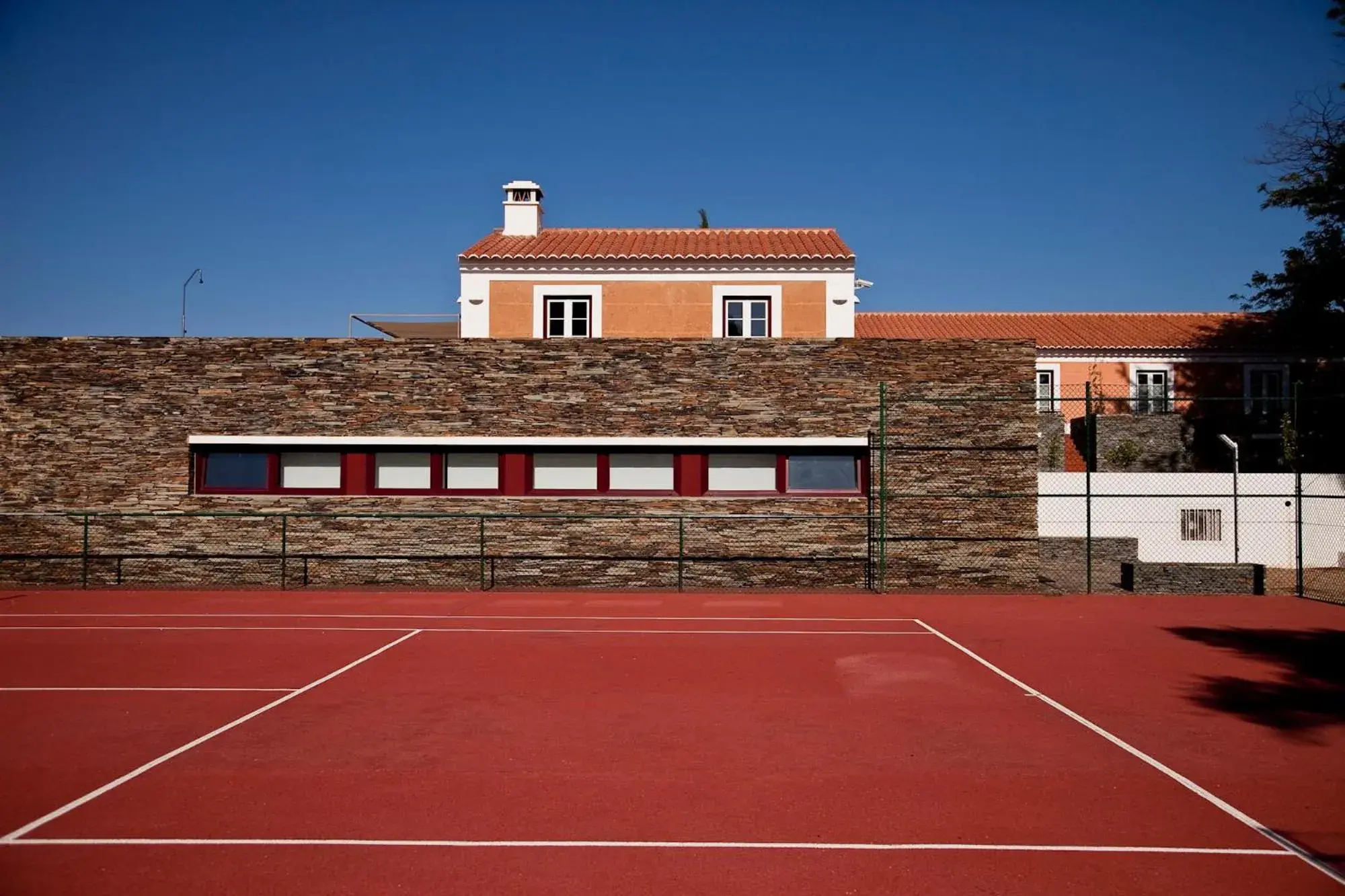 Tennis court in Naturarte Rio - Duna Parque Resorts & Hotels Tennis court in Naturarte Rio - Duna Parque Resorts & Hotels