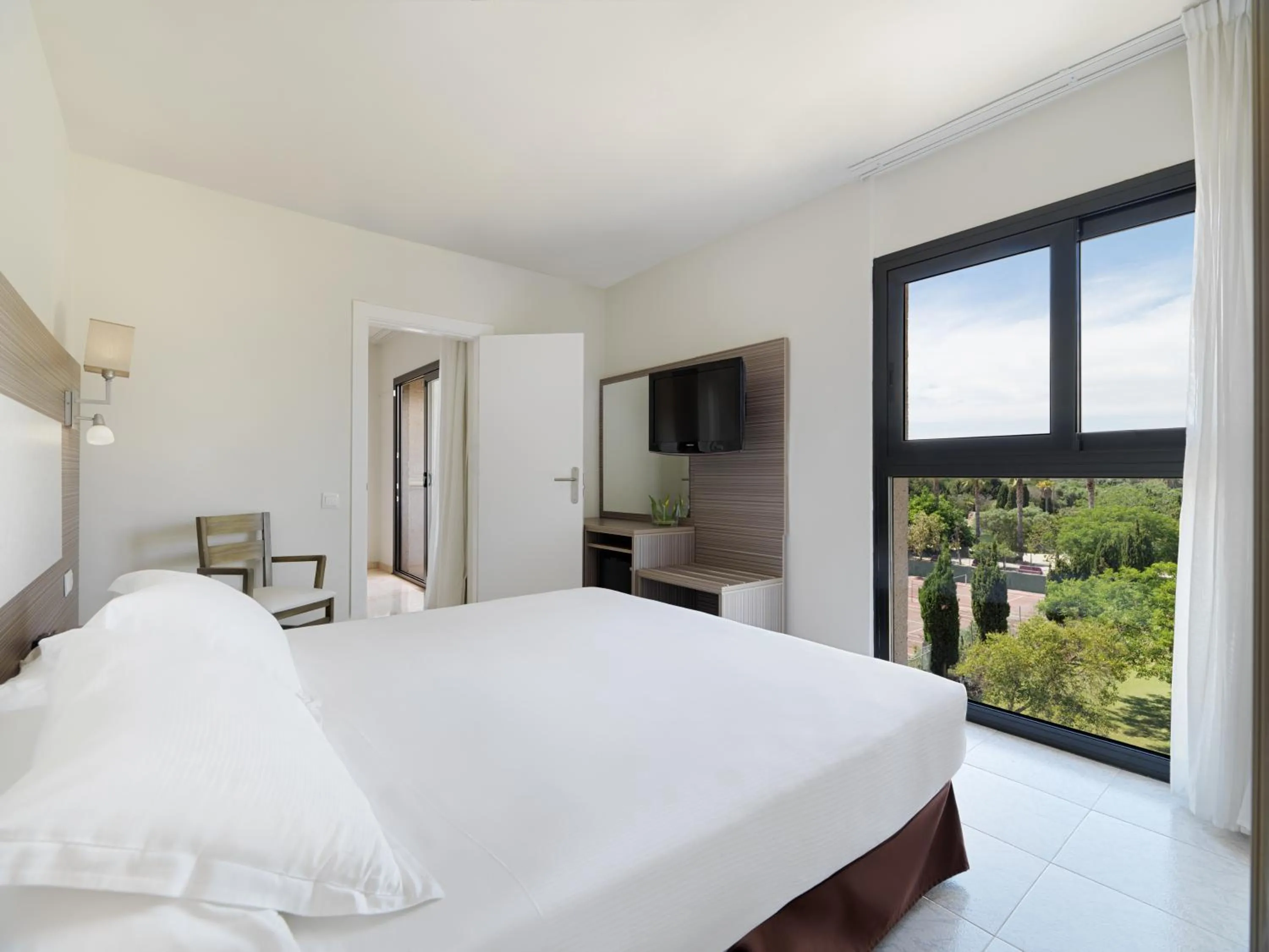 Bed in H10 Cambrils Playa