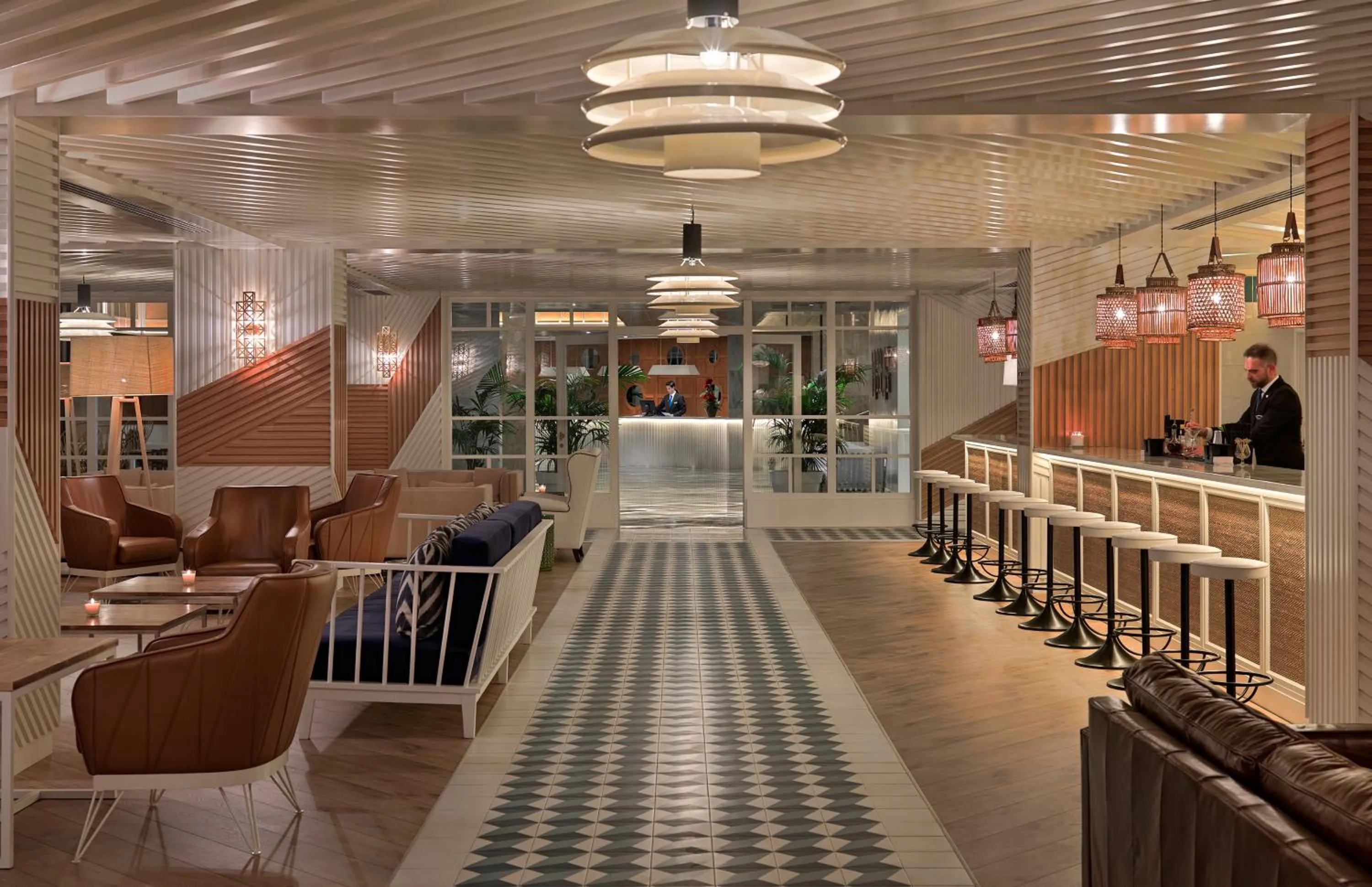 Lounge or bar in H10 Cambrils Playa