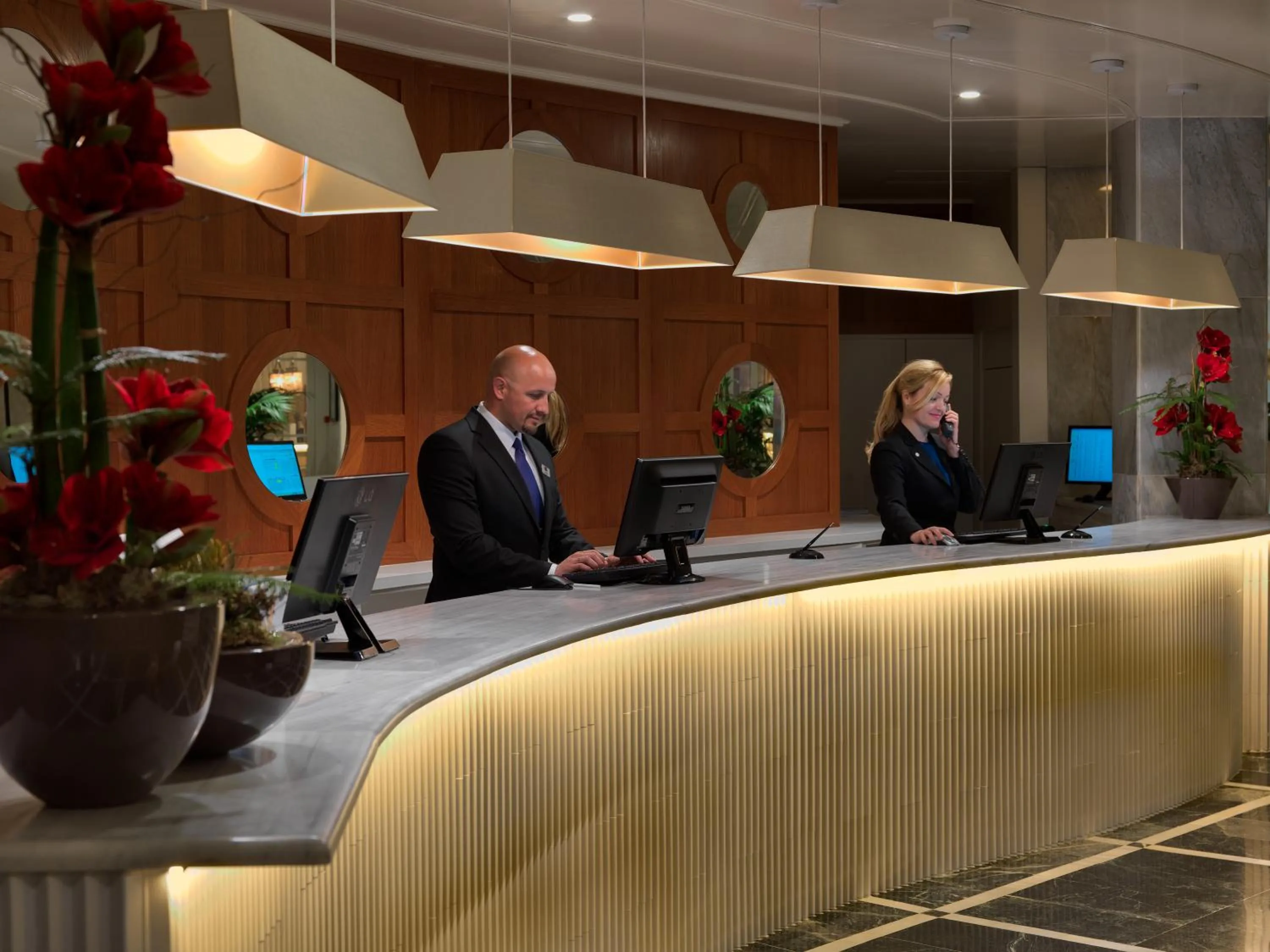 Lobby or reception in H10 Cambrils Playa