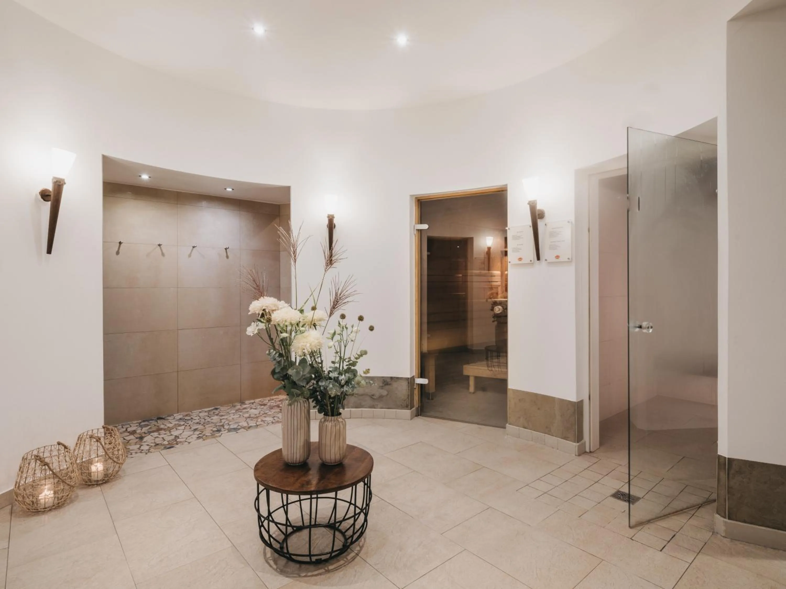 Spa and wellness centre/facilities in Hotel Vier Jahreszeiten by VAYA