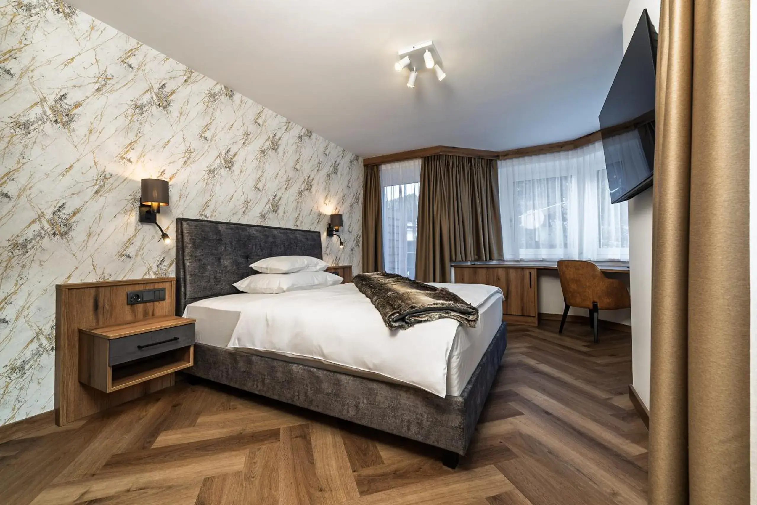 Single Room with Shower - single occupancy in Hotel Vier Jahreszeiten Single Room with Shower - single occupancy in Hotel Vier Jahreszeiten