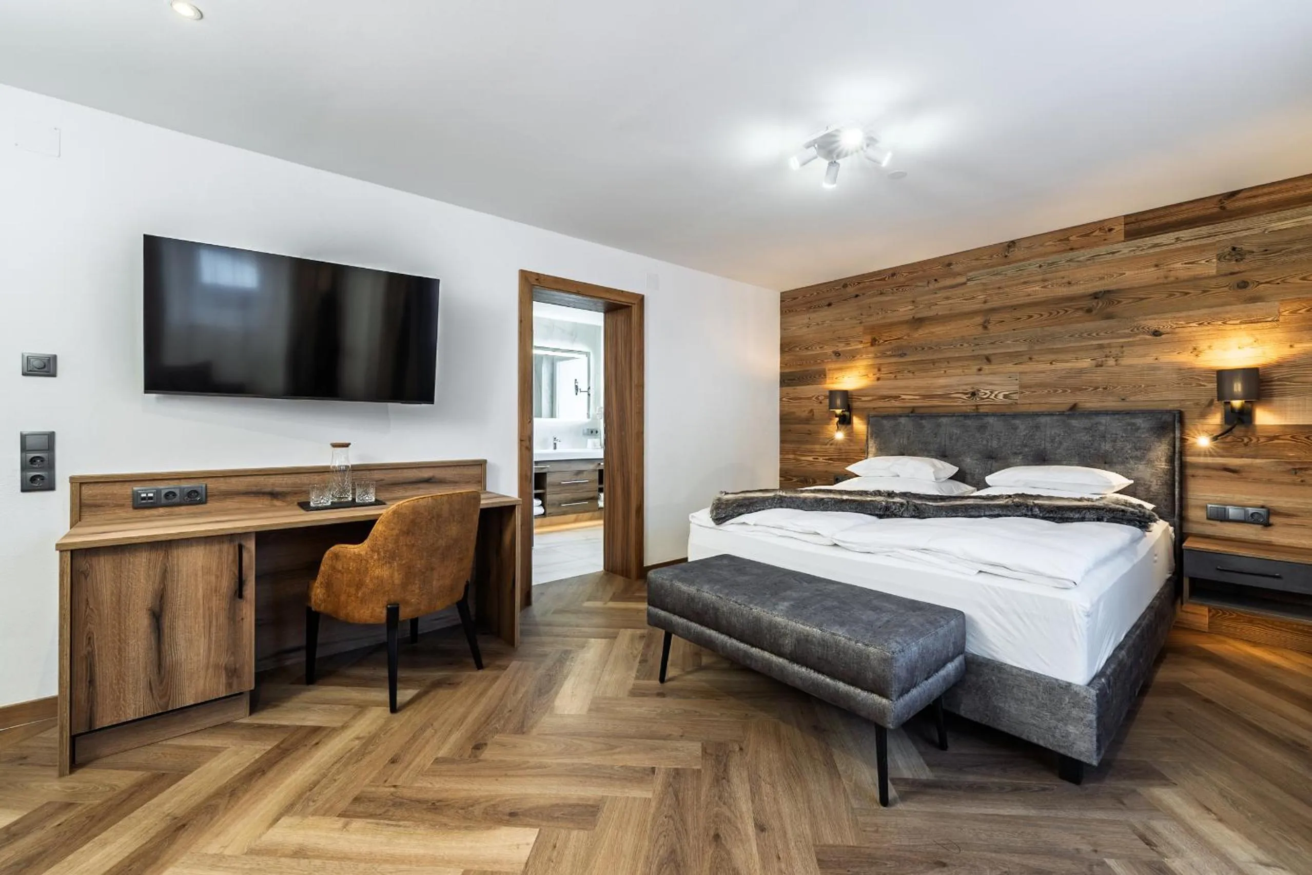 Bed in Hotel Vier Jahreszeiten