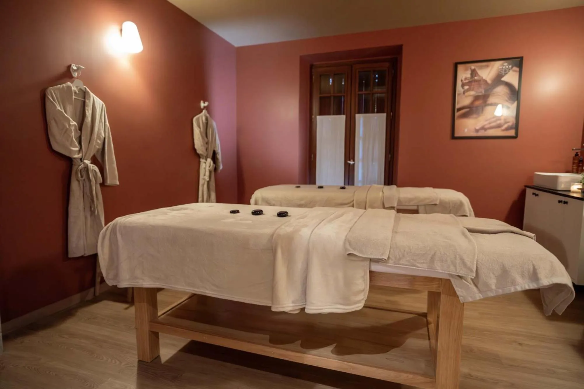 Spa and wellness centre/facilities in Les Demeures de Varennes, BW Signature Collection