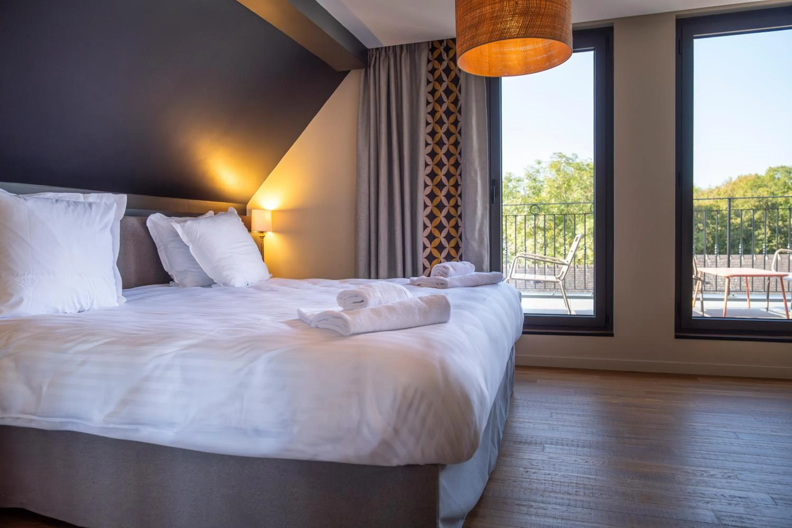 Bedroom, Bed in Les Demeures de Varennes, BW Signature Collection