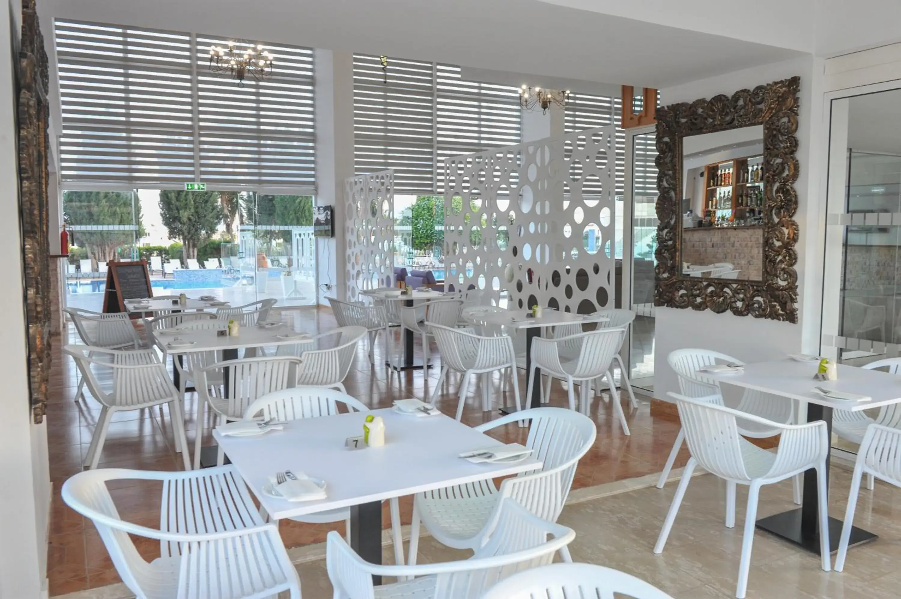 Restaurant/places to eat in Fedrania Gardens Hotel Restaurant/places to eat in Fedrania Gardens Hotel