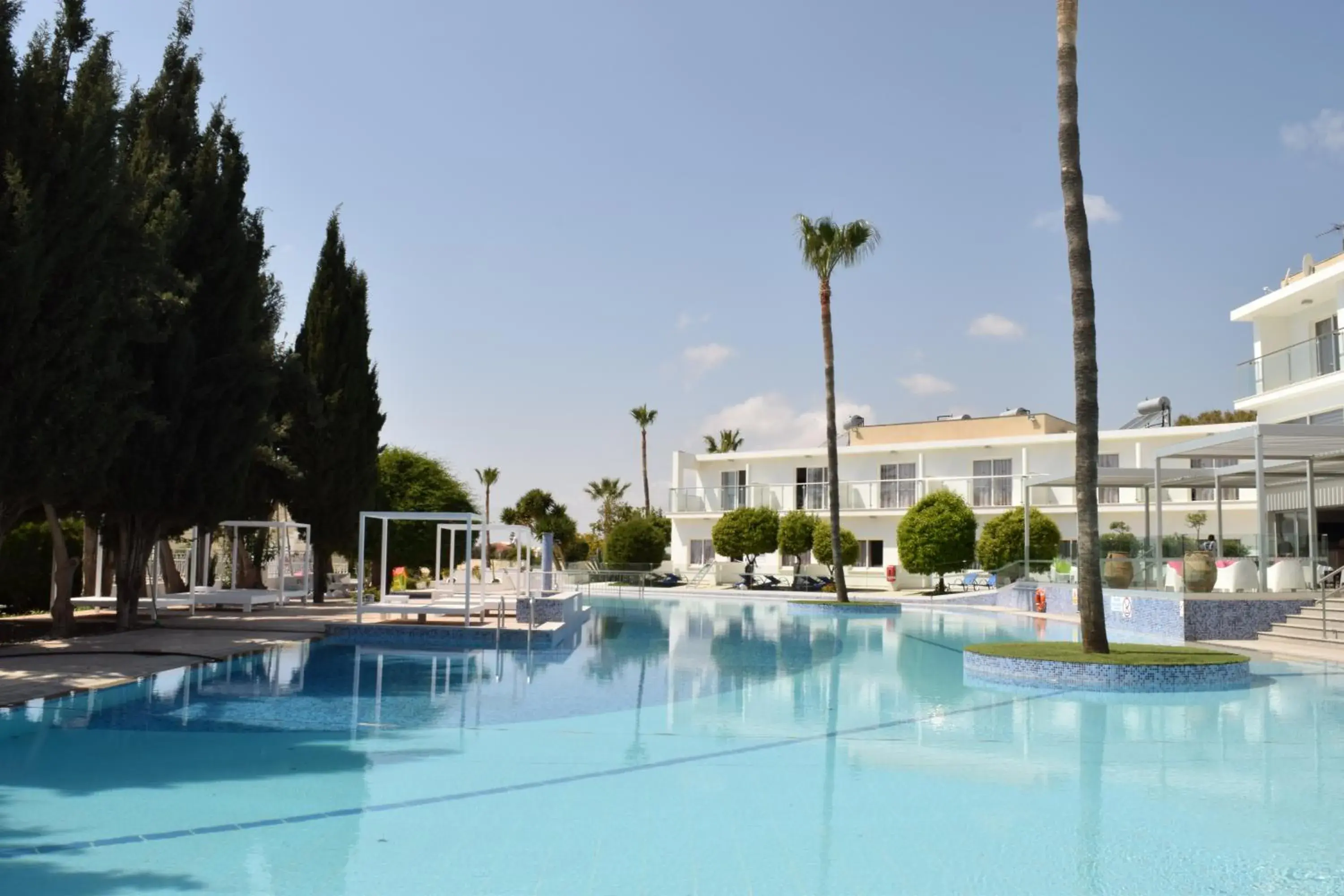 Pool view in Fedrania Gardens Hotel Pool view in Fedrania Gardens Hotel