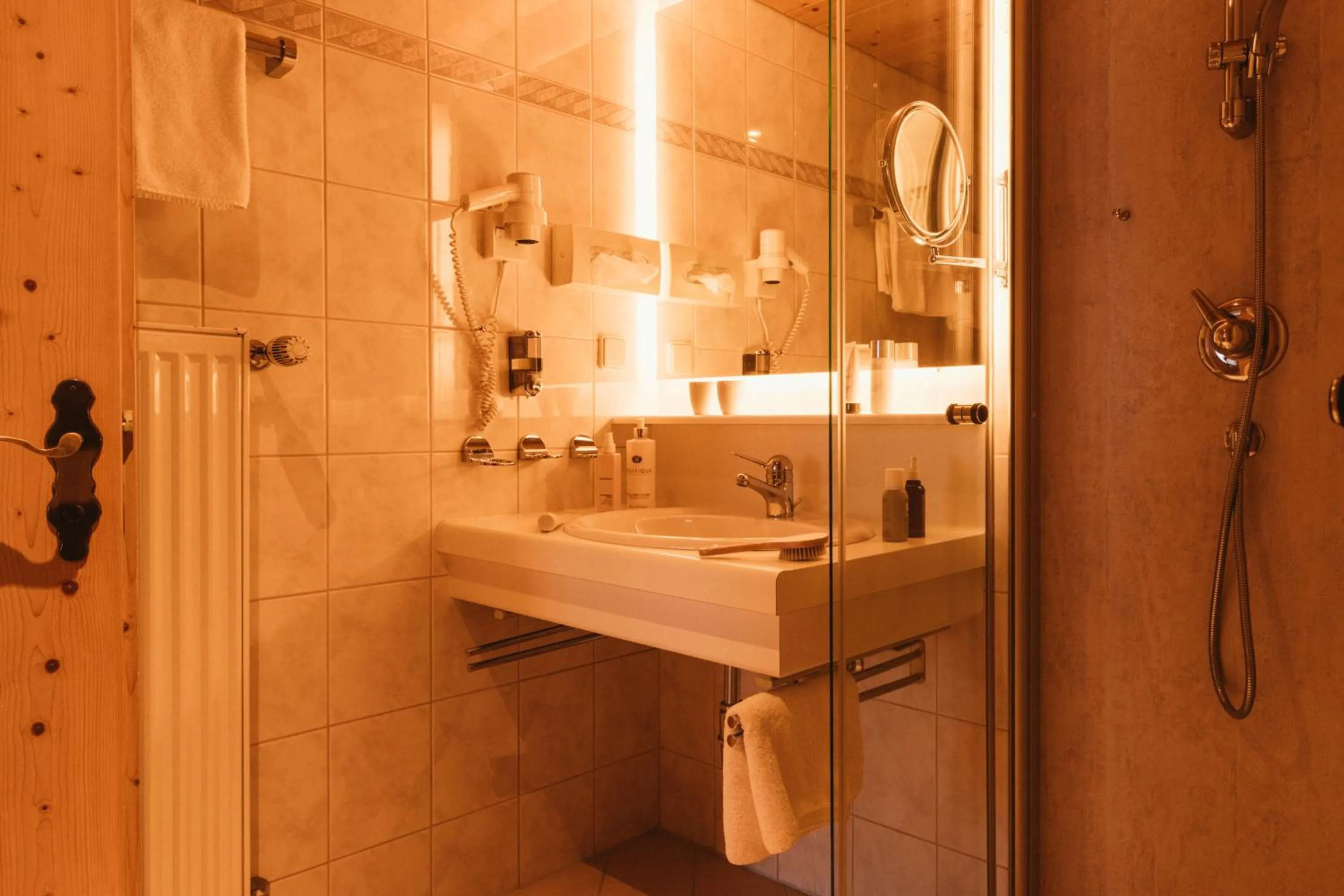 Bathroom in Gartenhotel Linde 4 Sterne Superior