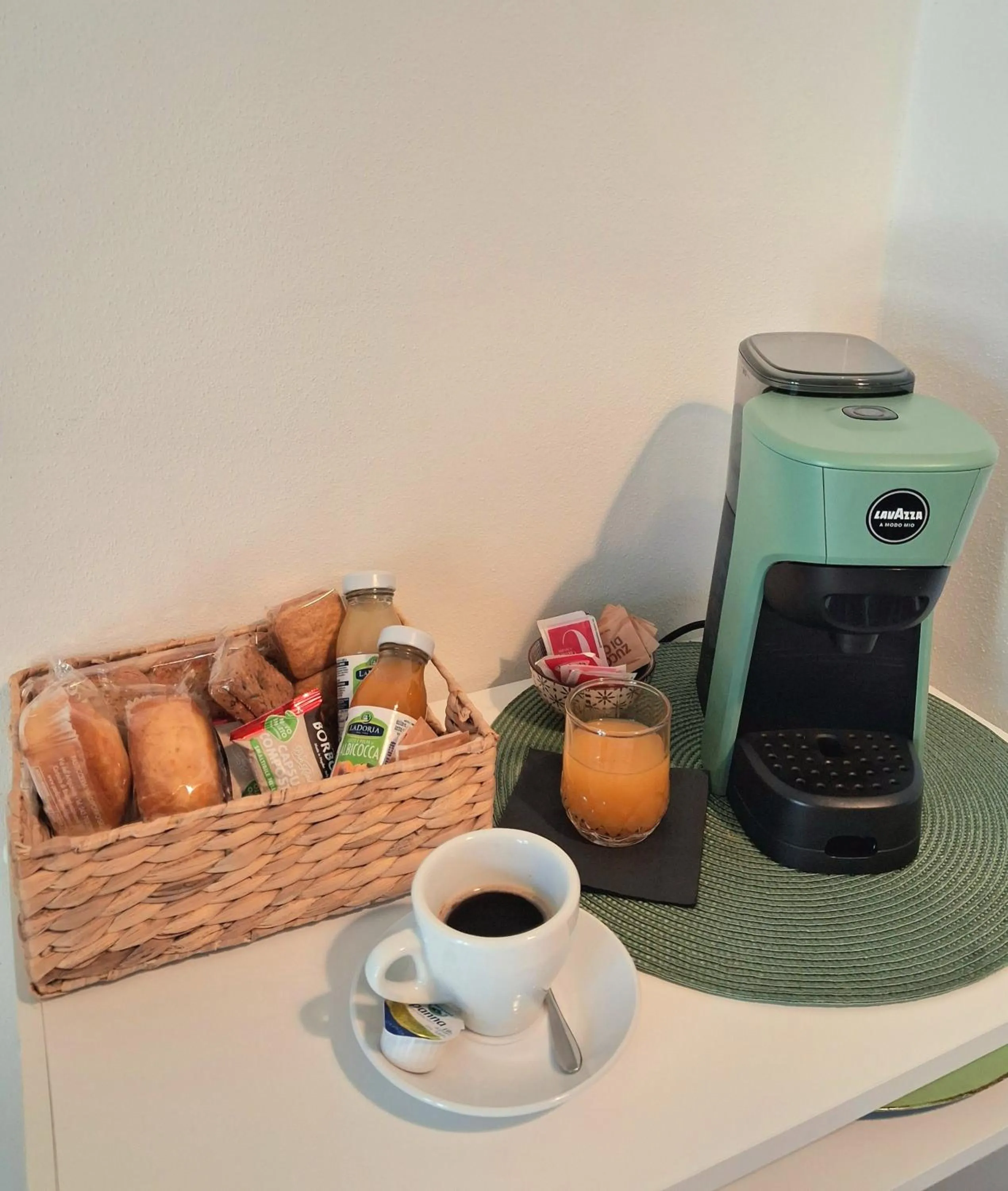 Food and drinks in Dolce Lago B&B