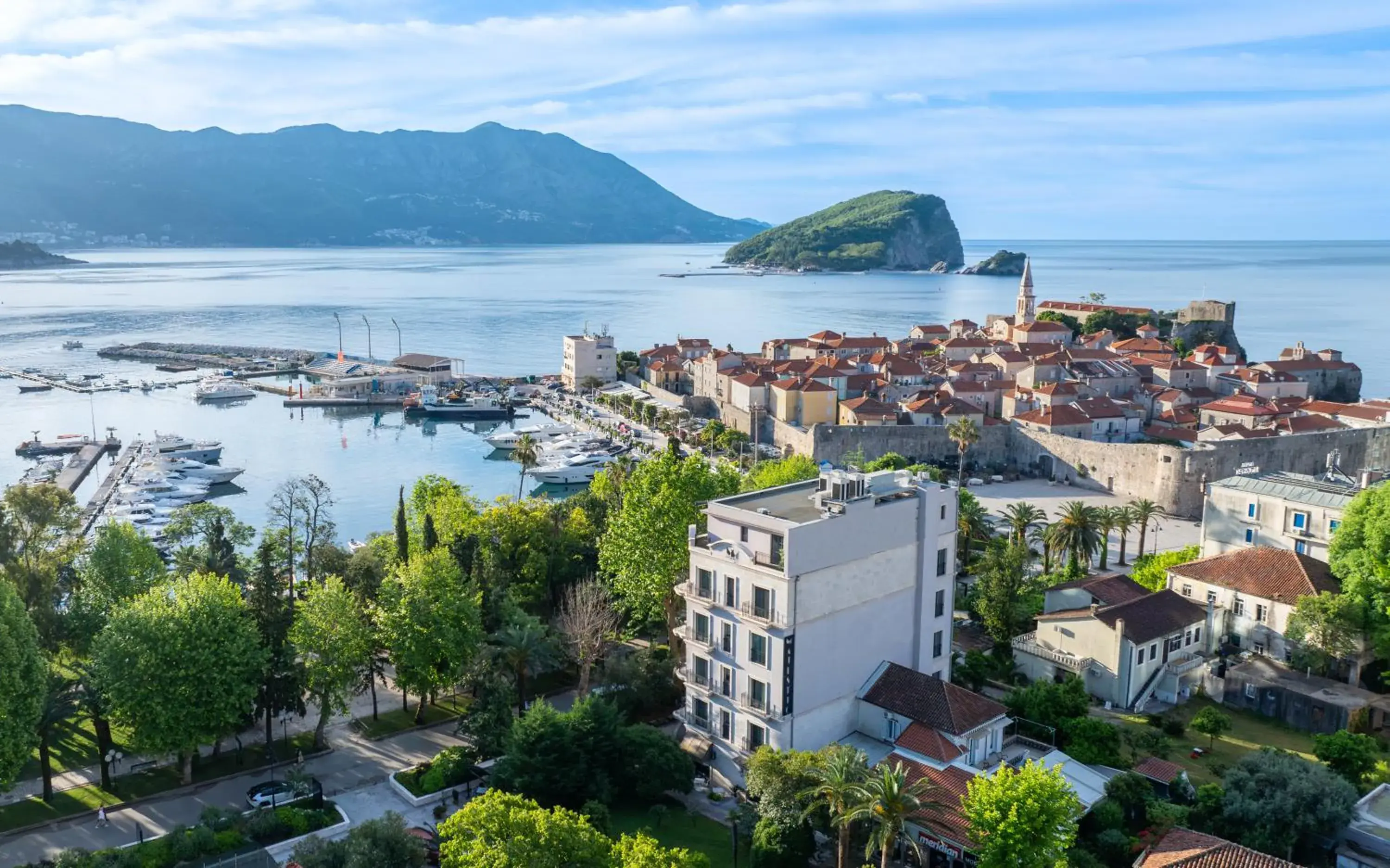 Property building in Hotel Majestic Property building in Hotel Majestic