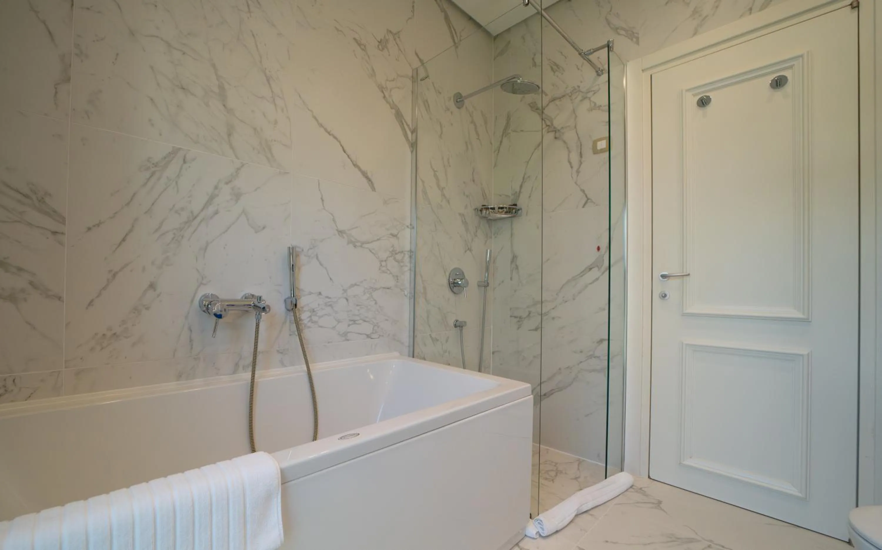 Shower in Hotel Majestic