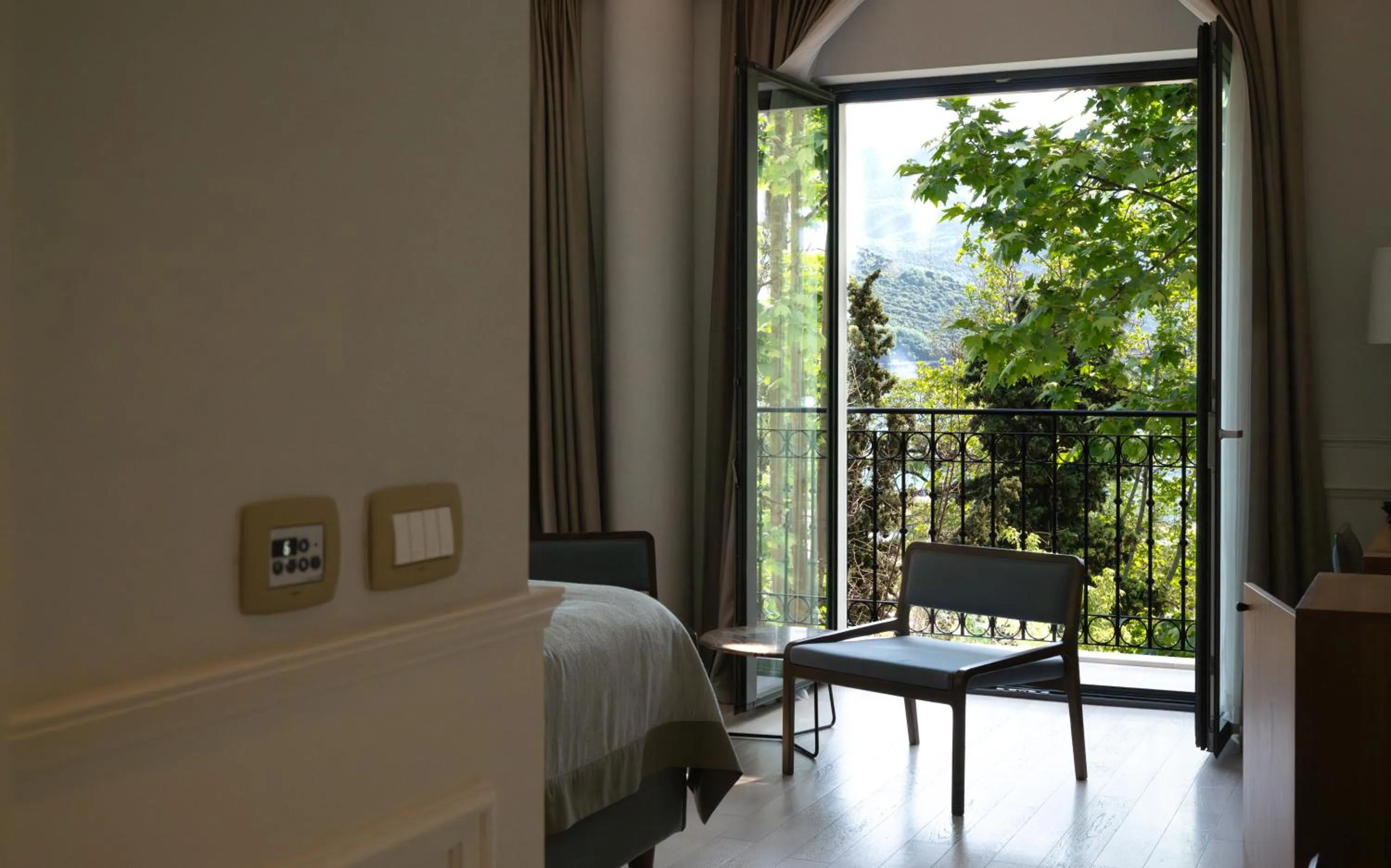 Natural landscape, Bed in Hotel Majestic