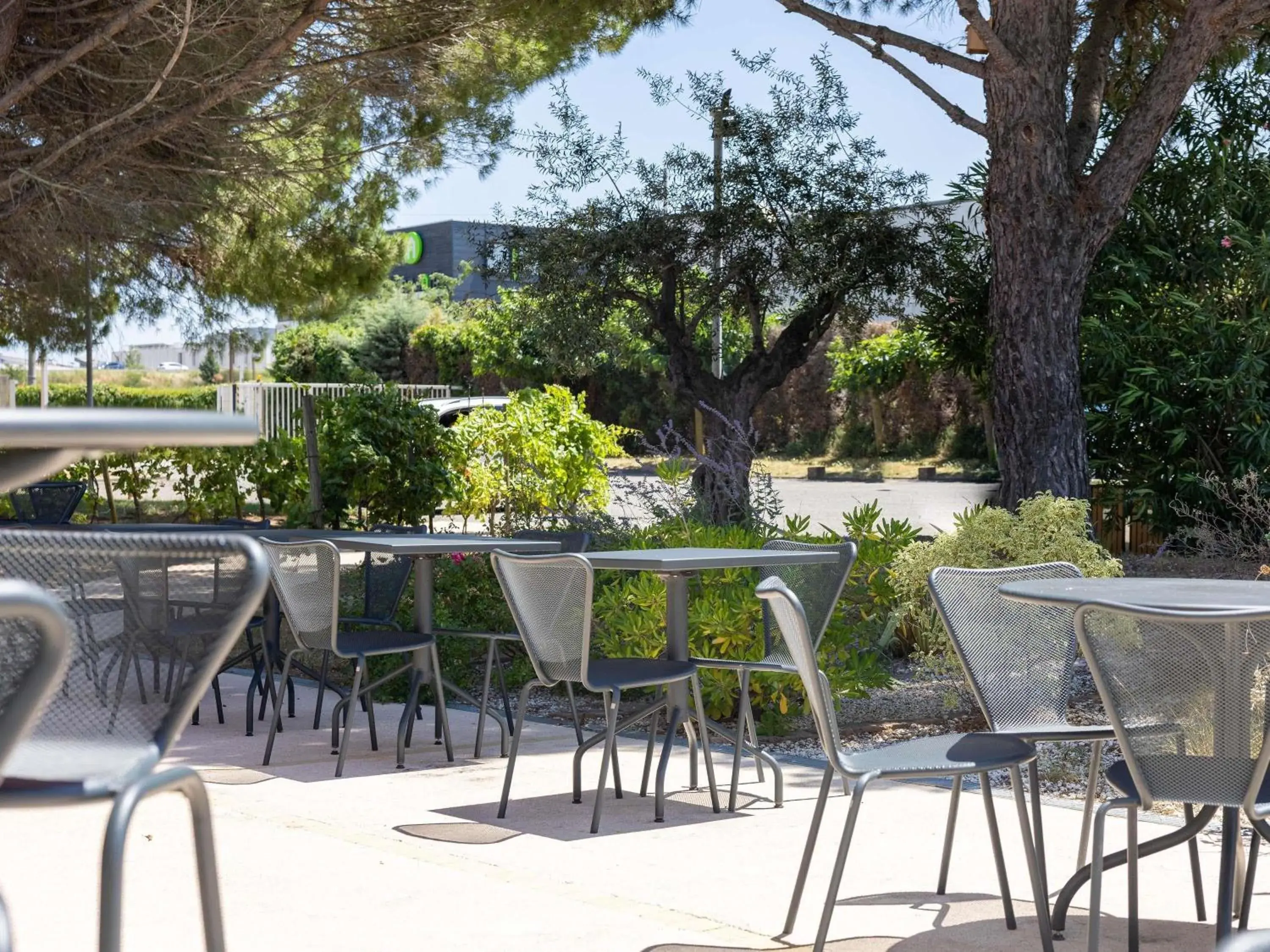 Property building in ibis Carcassonne Est la Cité Property building in ibis Carcassonne Est la Cité