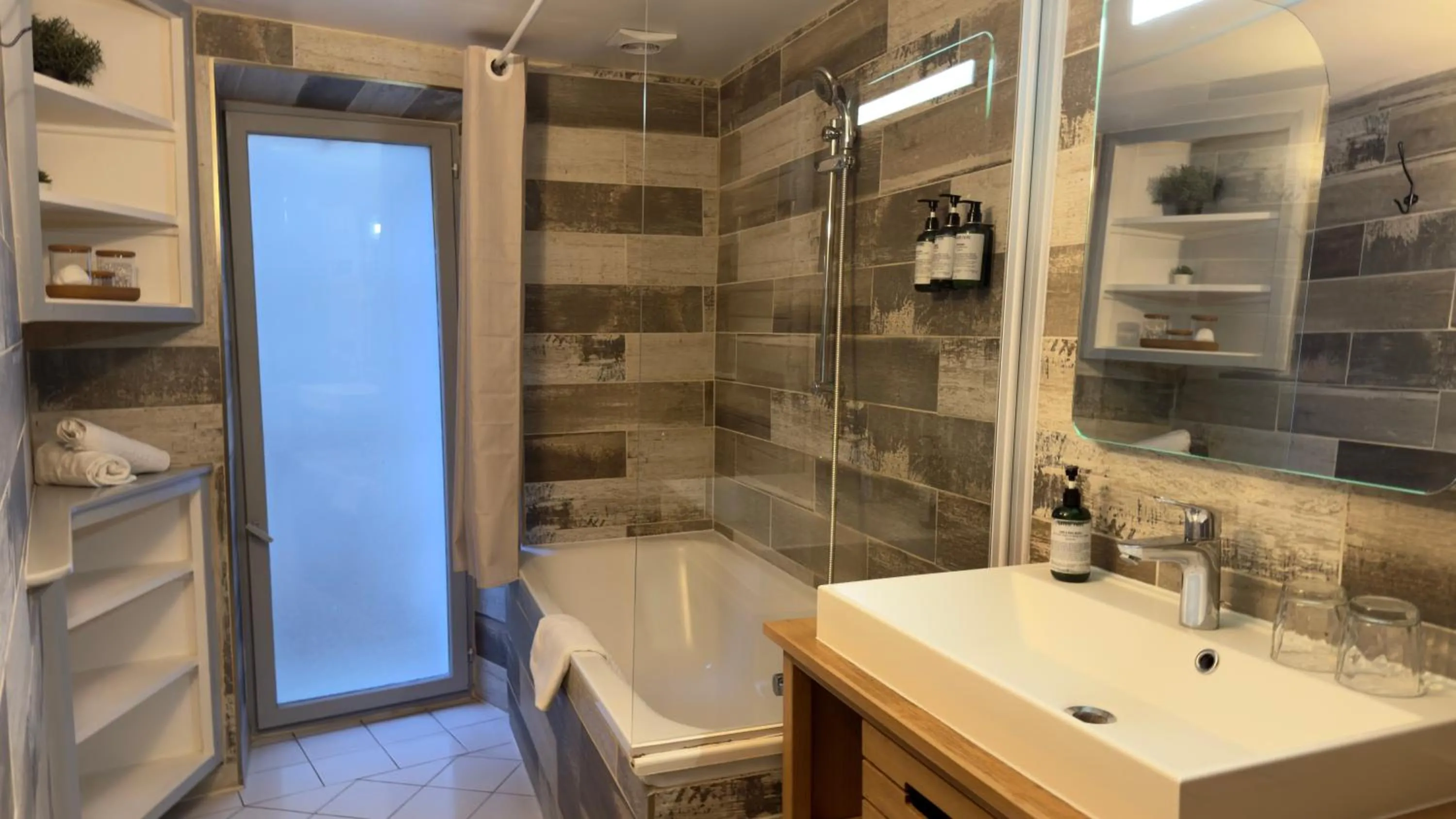 Bathroom in Les Suites de Sautet - Chambéry centre