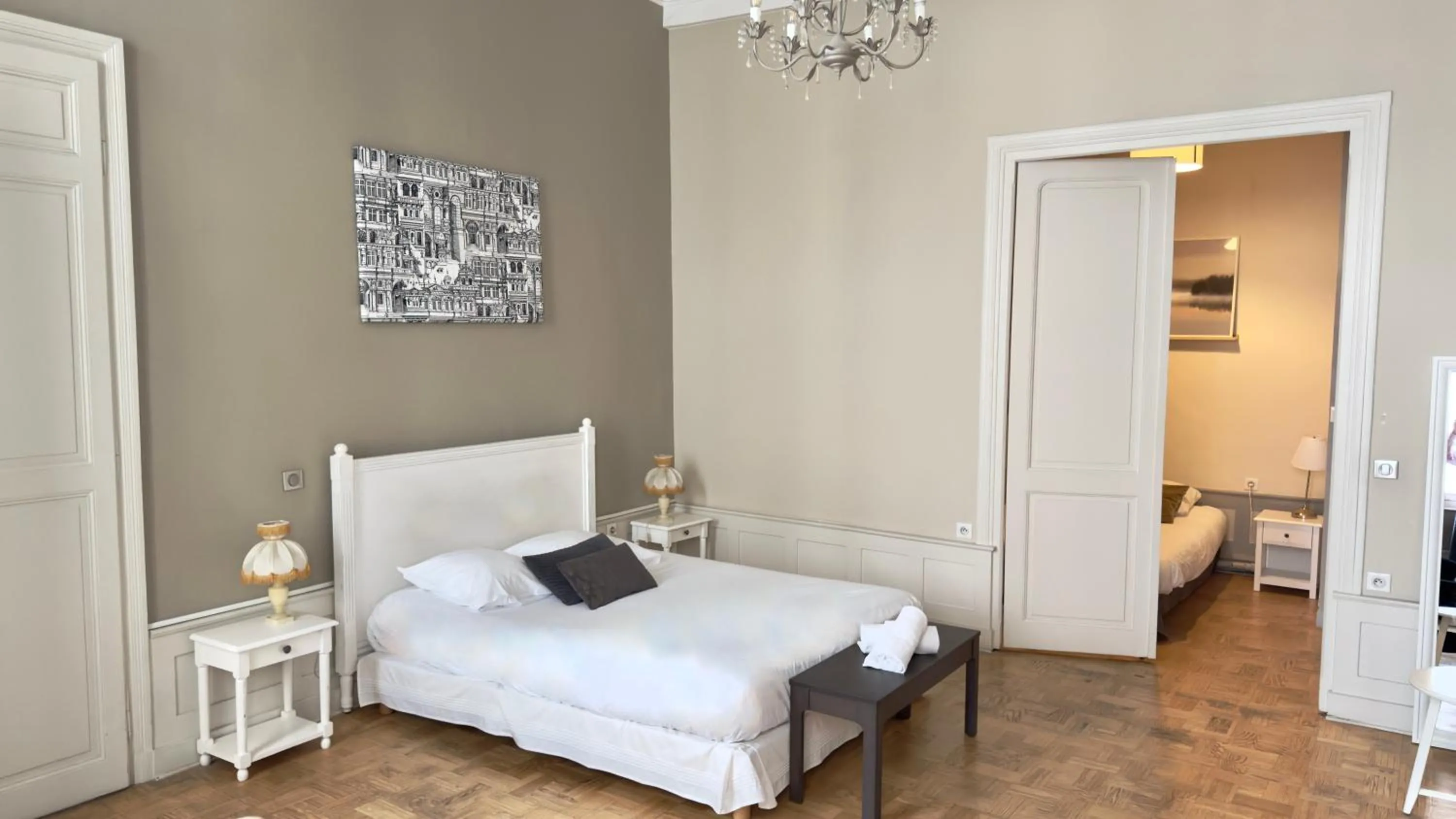 Bedroom, Bed in Les Suites de Sautet - Chambéry centre