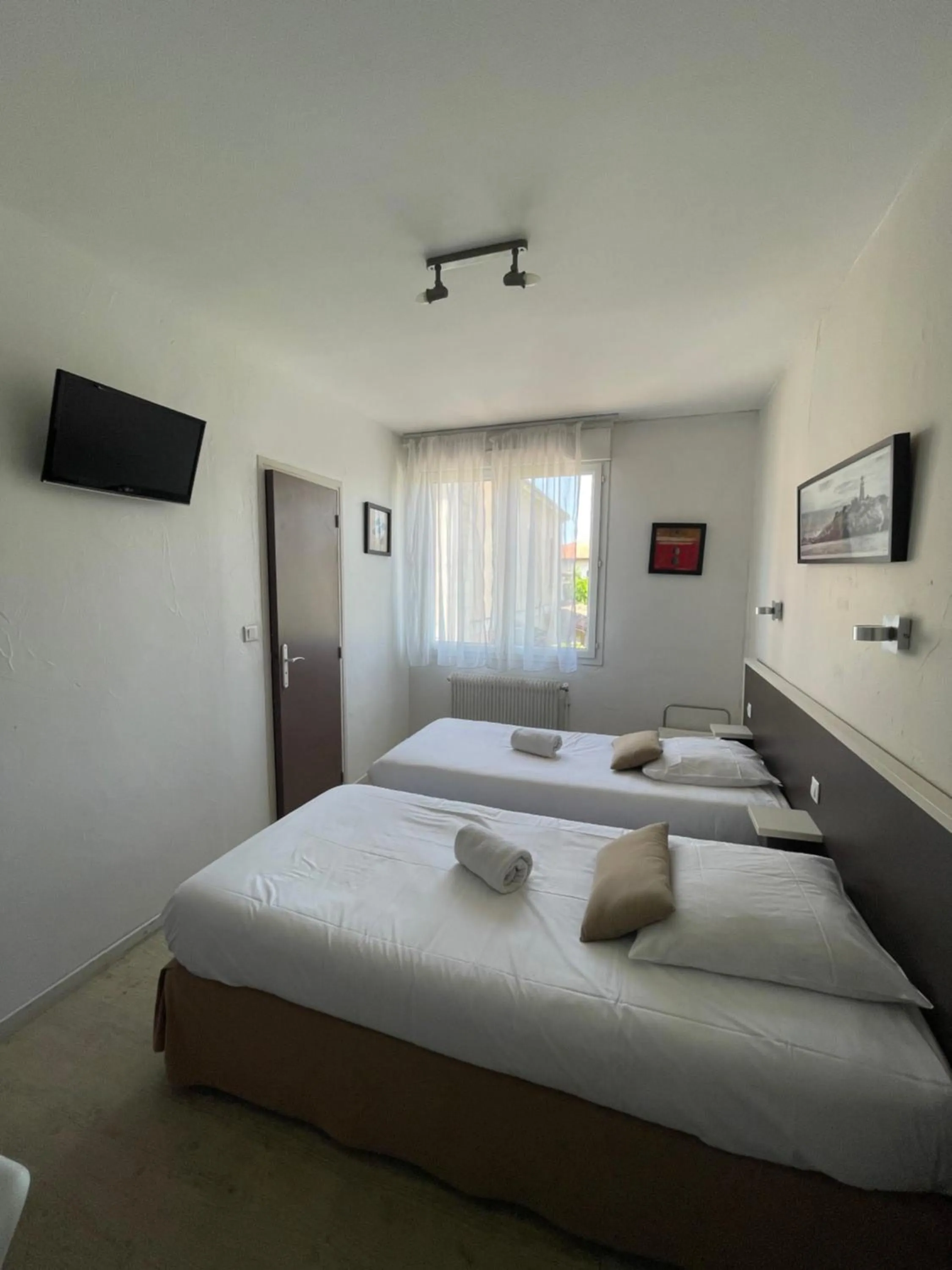 Bed in Auberge Les Mufliers - Hôtel Les Forges