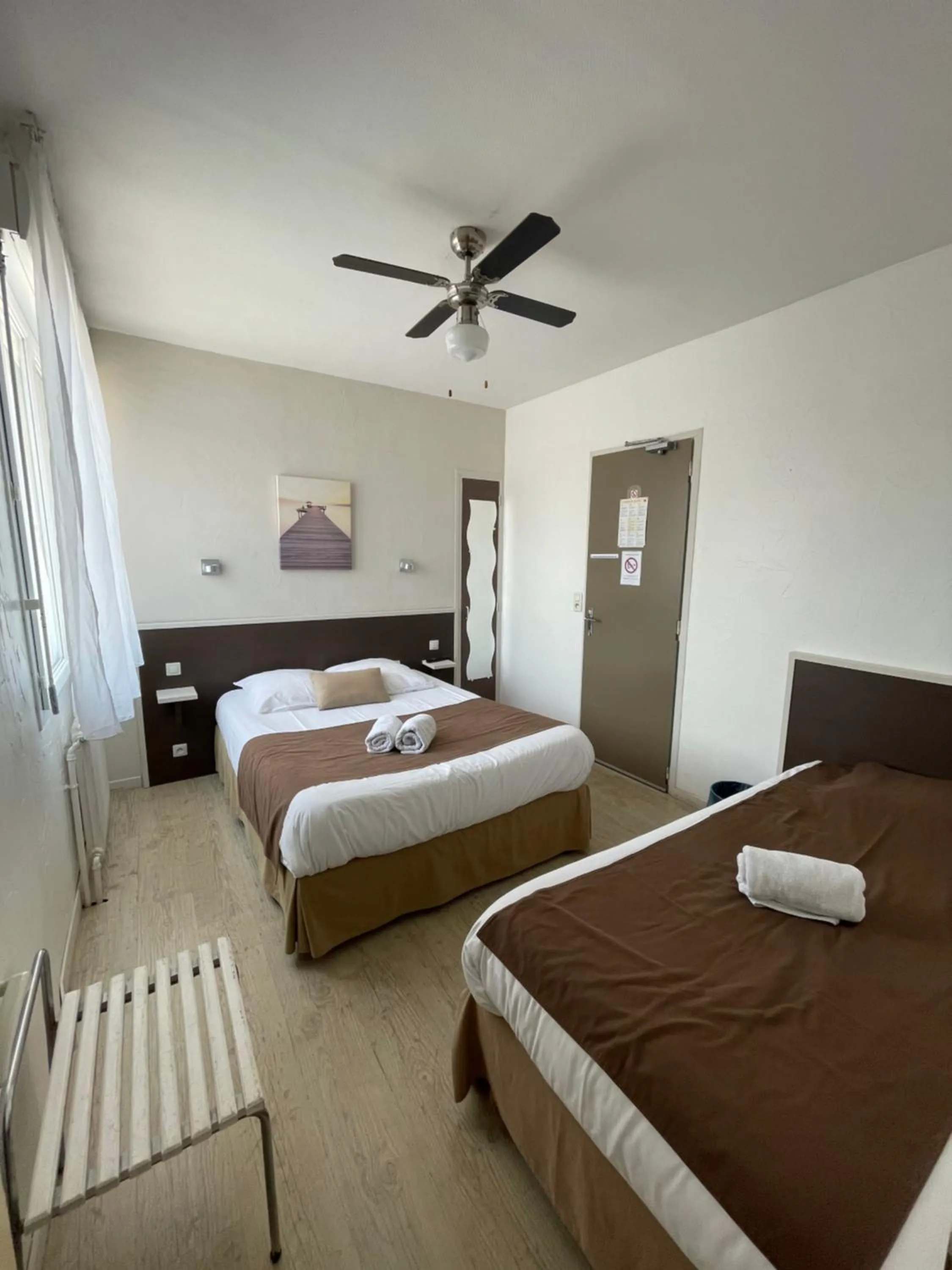 Bed in Auberge Les Mufliers - Hôtel Les Forges