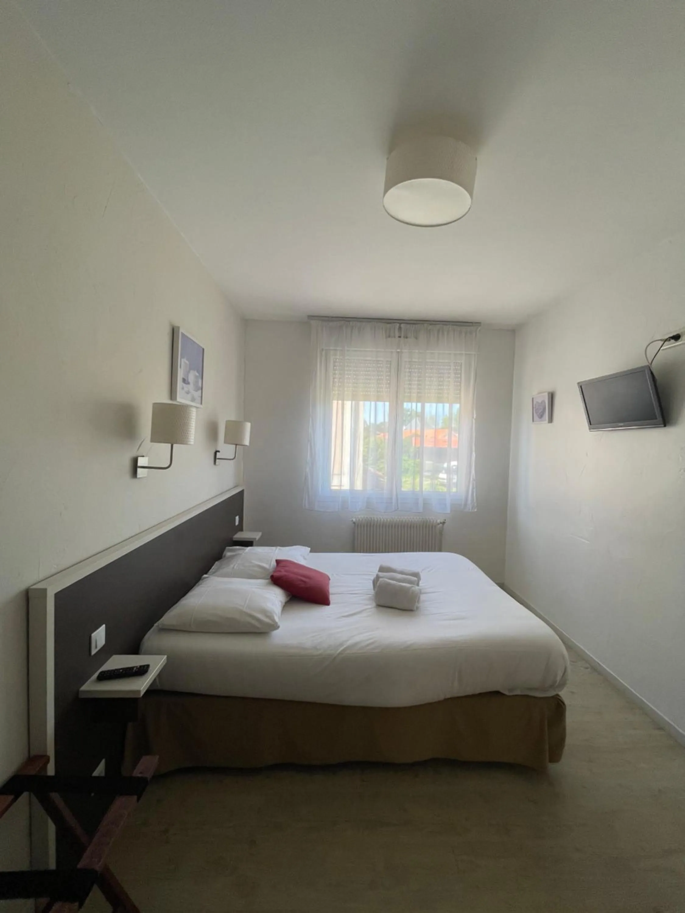 Bed in Auberge Les Mufliers - Hôtel Les Forges