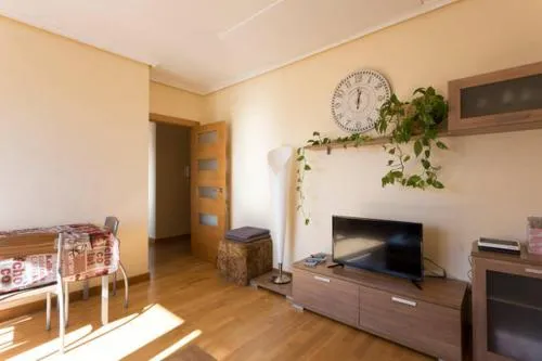 Apartamento Italia piscina aire acondicionado terraza y vistas montaña ideal para mascotas