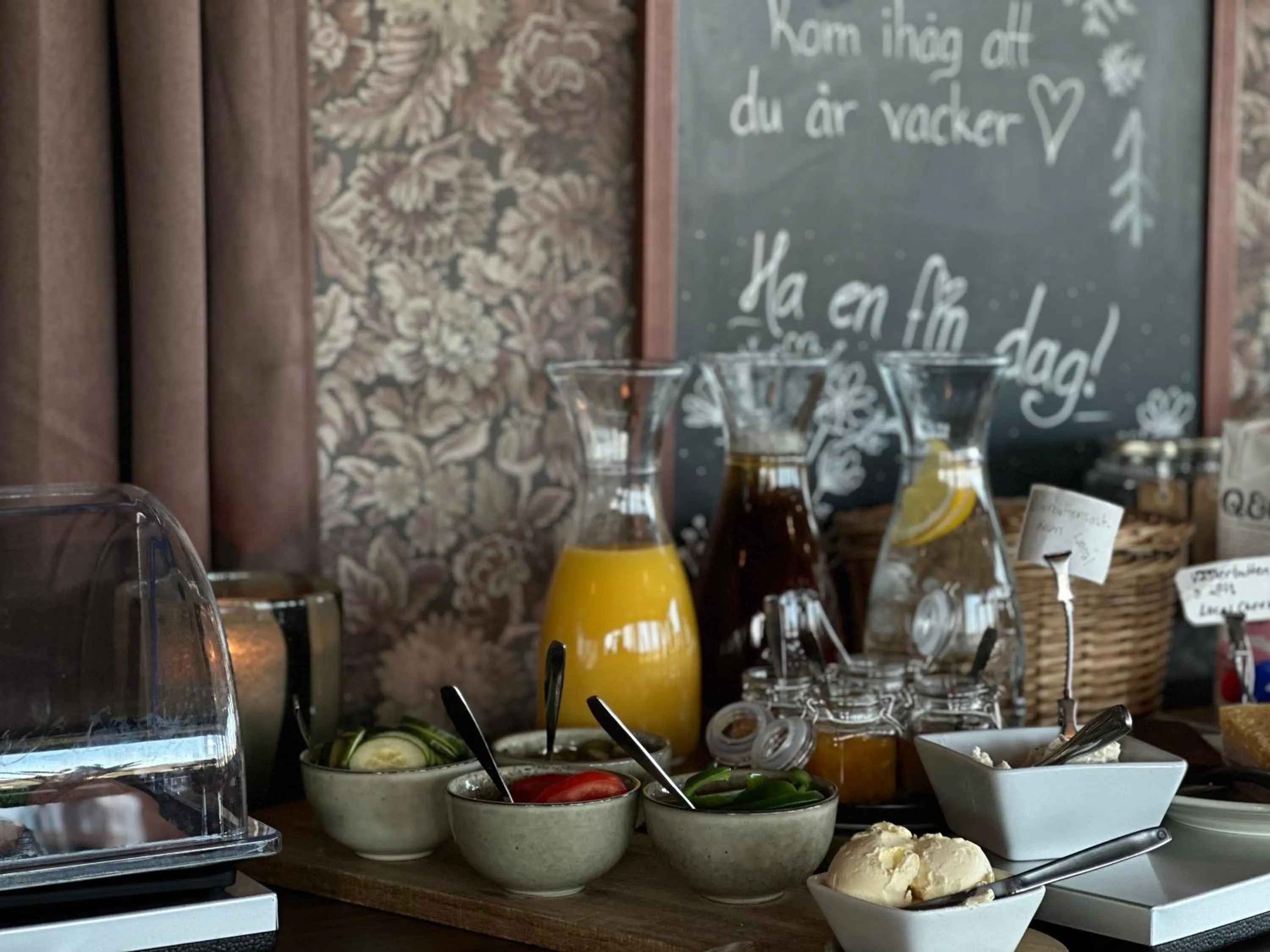 Food and drinks in Hotel Victoria