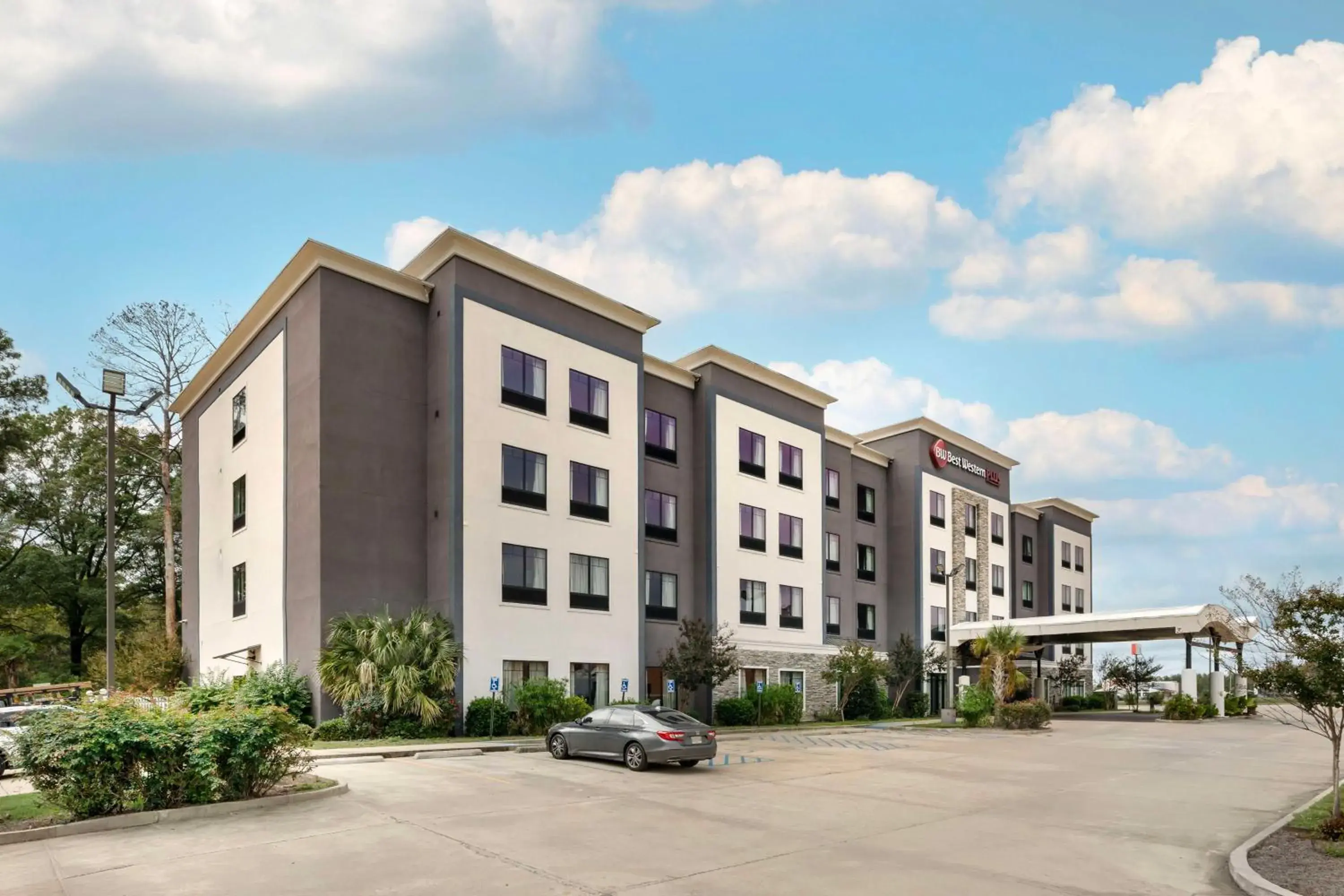 Property building in Best Western Plus Ruston Hotel Property building in Best Western Plus Ruston Hotel
