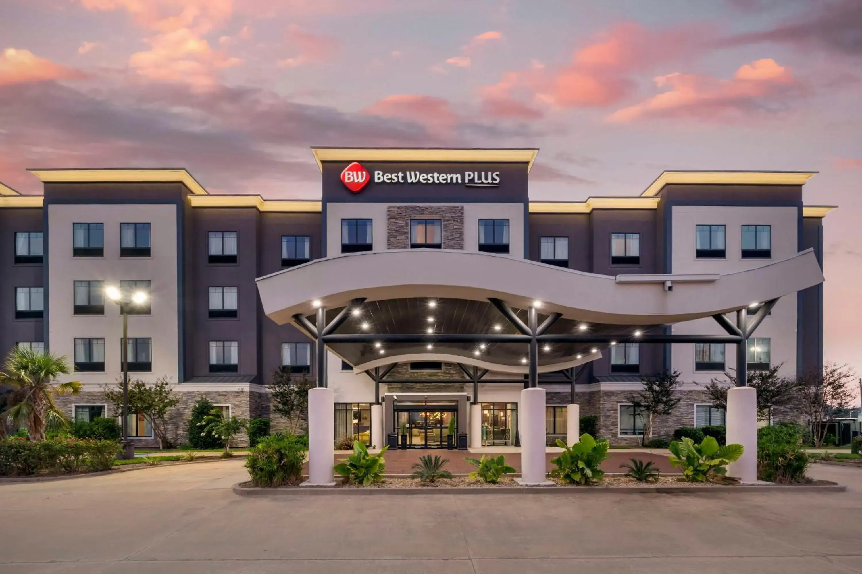 Property building in Best Western Plus Ruston Hotel Property building in Best Western Plus Ruston Hotel